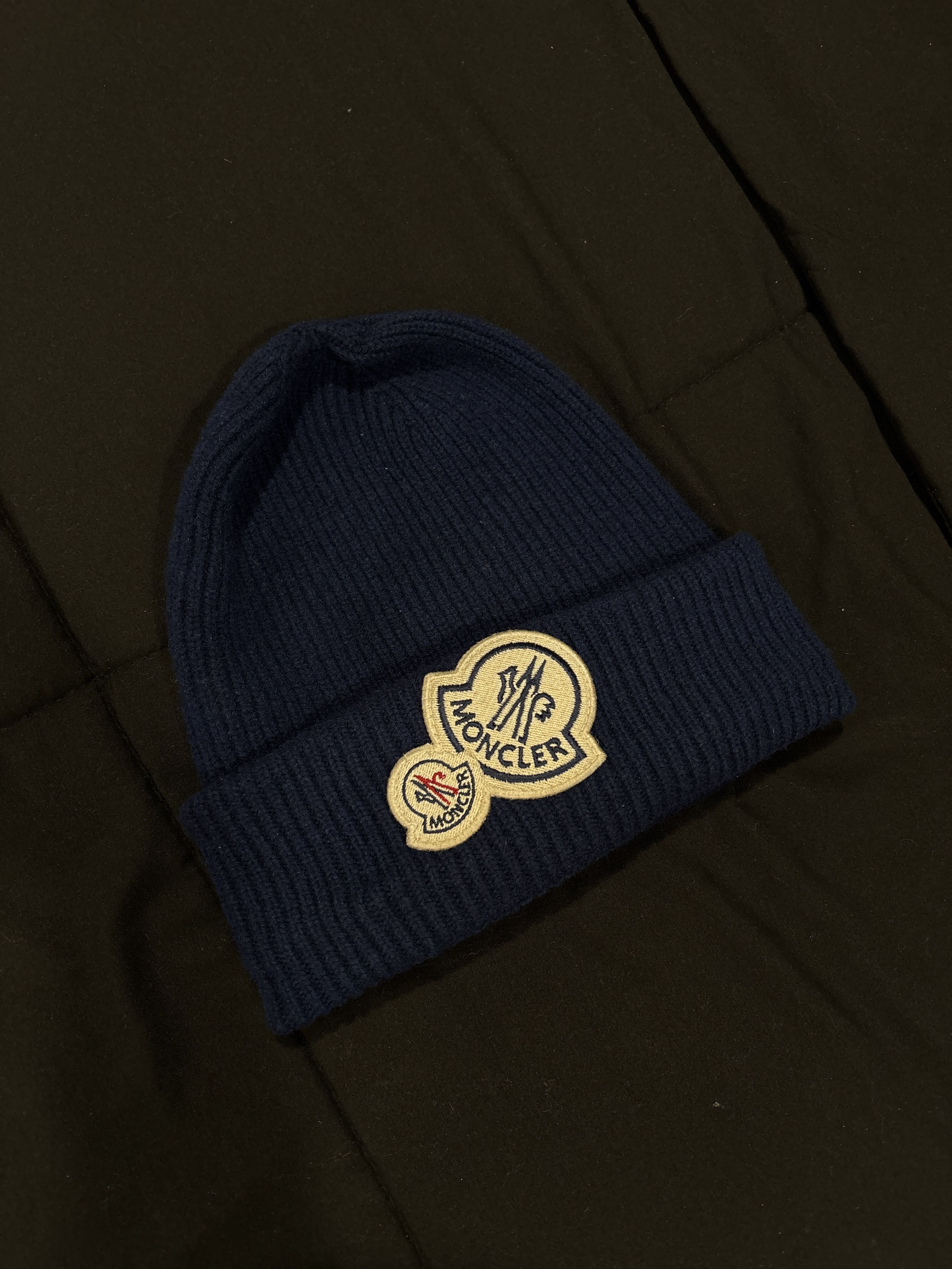 Moncler Moncler Berretto Double Logo Rib Knit Beanie Navy Blue Size ONE SIZE - 2 Thumbnail