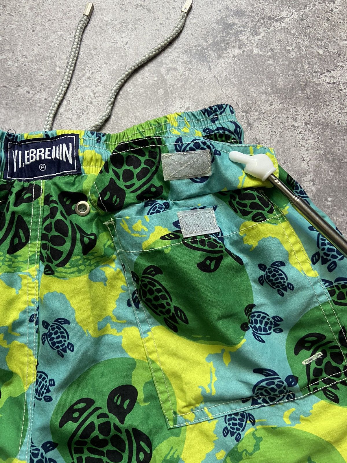 Vilebrequin Vilebrequin Turtle Print Beach Shorts XL Size US 36 / EU 52 - 3 Thumbnail