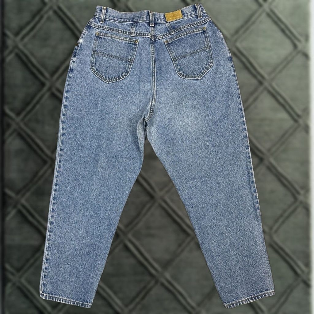 VINTAGE L.L. Bean Jeans Woman Mom High Rise 30x26 Size 10 100% Cotton Blue Denim 5-Pocket Style Classic Vintage Farm Images Included