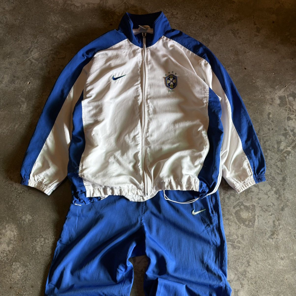 Nike Vintage 1998 Brazil Nike Football Jacket Size US XL / EU 56 / 4 - 3 Thumbnail