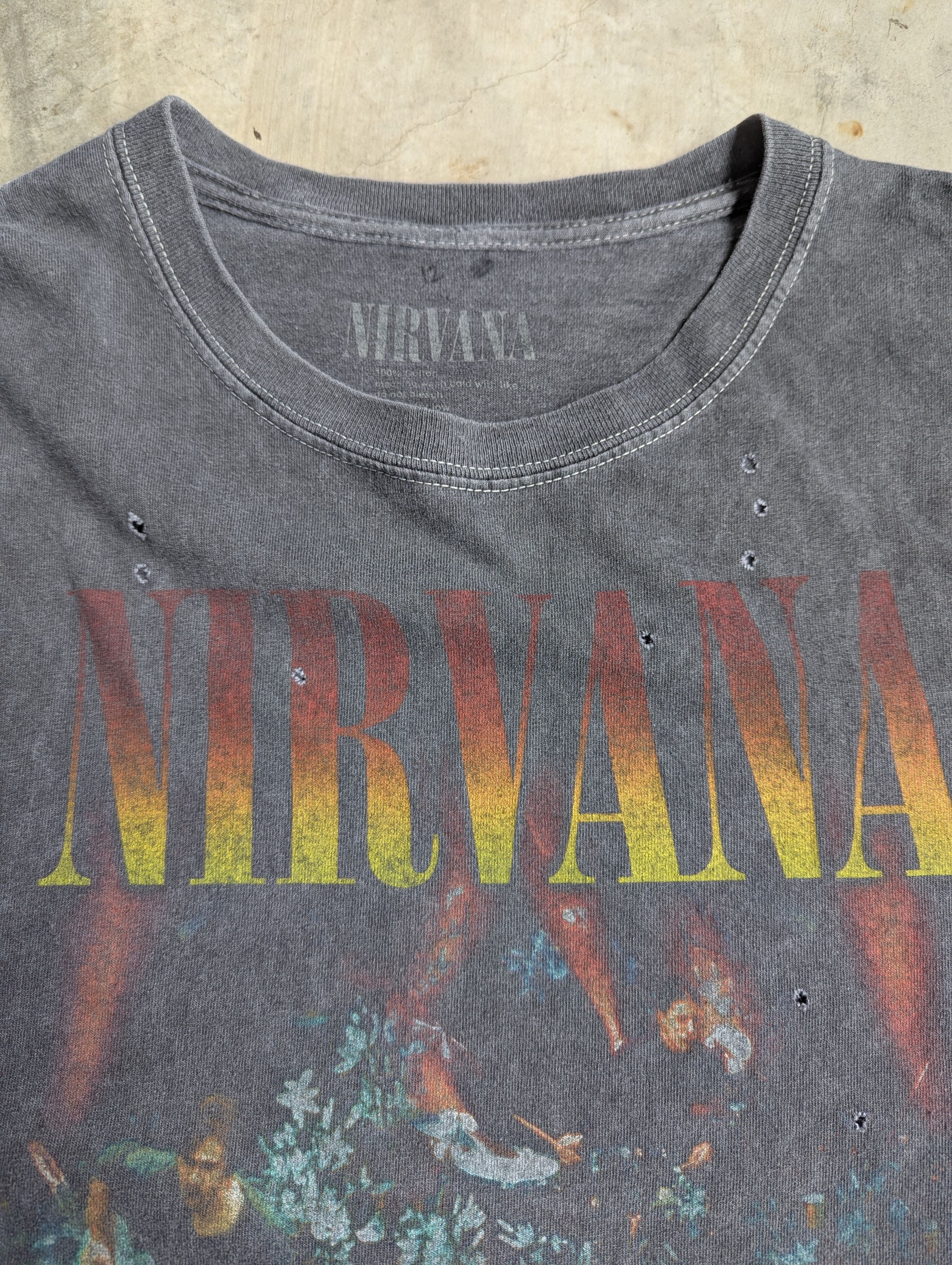 Band Tees Distressed Thrashed Nirvana MTV Unplugged Tshirt Size US XXL / EU 58 / 5 - 3 Thumbnail