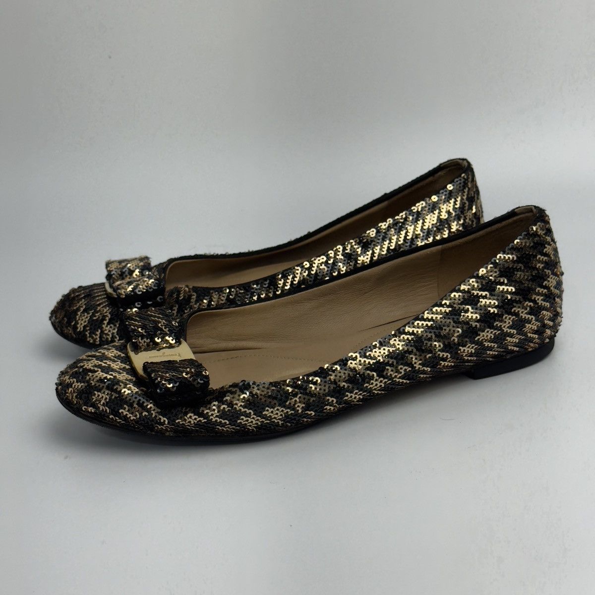Salvatore Ferragamo Salvatore Ferragamo Varina Coo Ballet Flats Black & Gold🖤✨ Size US 6 / IT 36 - 3 Thumbnail