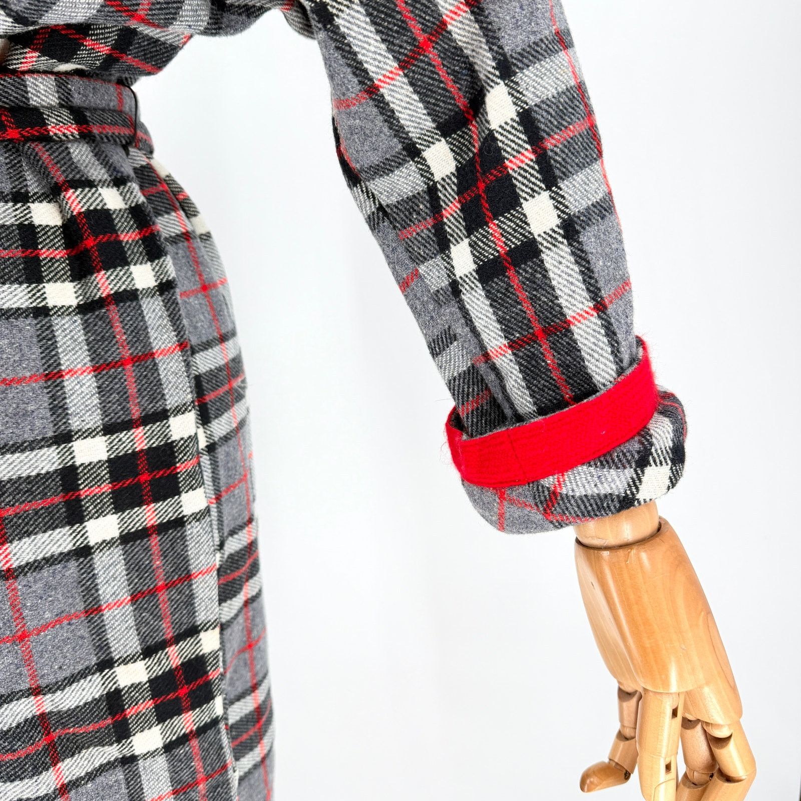 Vintage Vintage 60s Gray Red Plaid Dolman Sleeve Belted Midi Dress Size M / US 6-8 / IT 42-44 - 4 Thumbnail