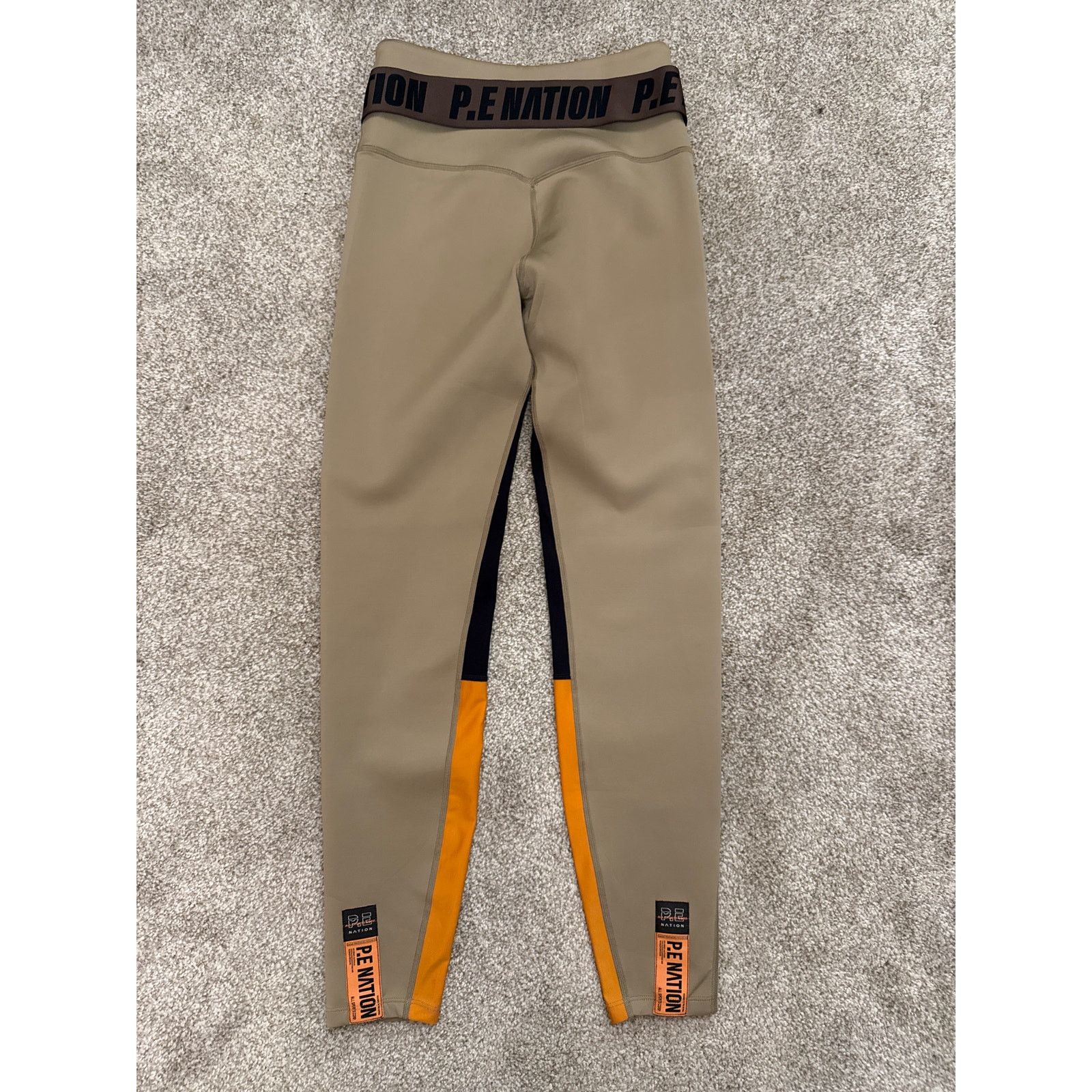 Peloton Peloton P.E. Nation Matte Finish Coastline Legging in Kelp,S Size 27" / US 4 / IT 40 - 6 Thumbnail