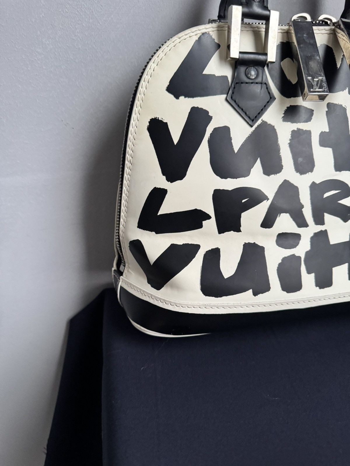 Louis Vuitton Louis Vuitton x Stephen Sprouse Graffiti alma bag 09 BA0051 Size ONE SIZE - 3 Thumbnail
