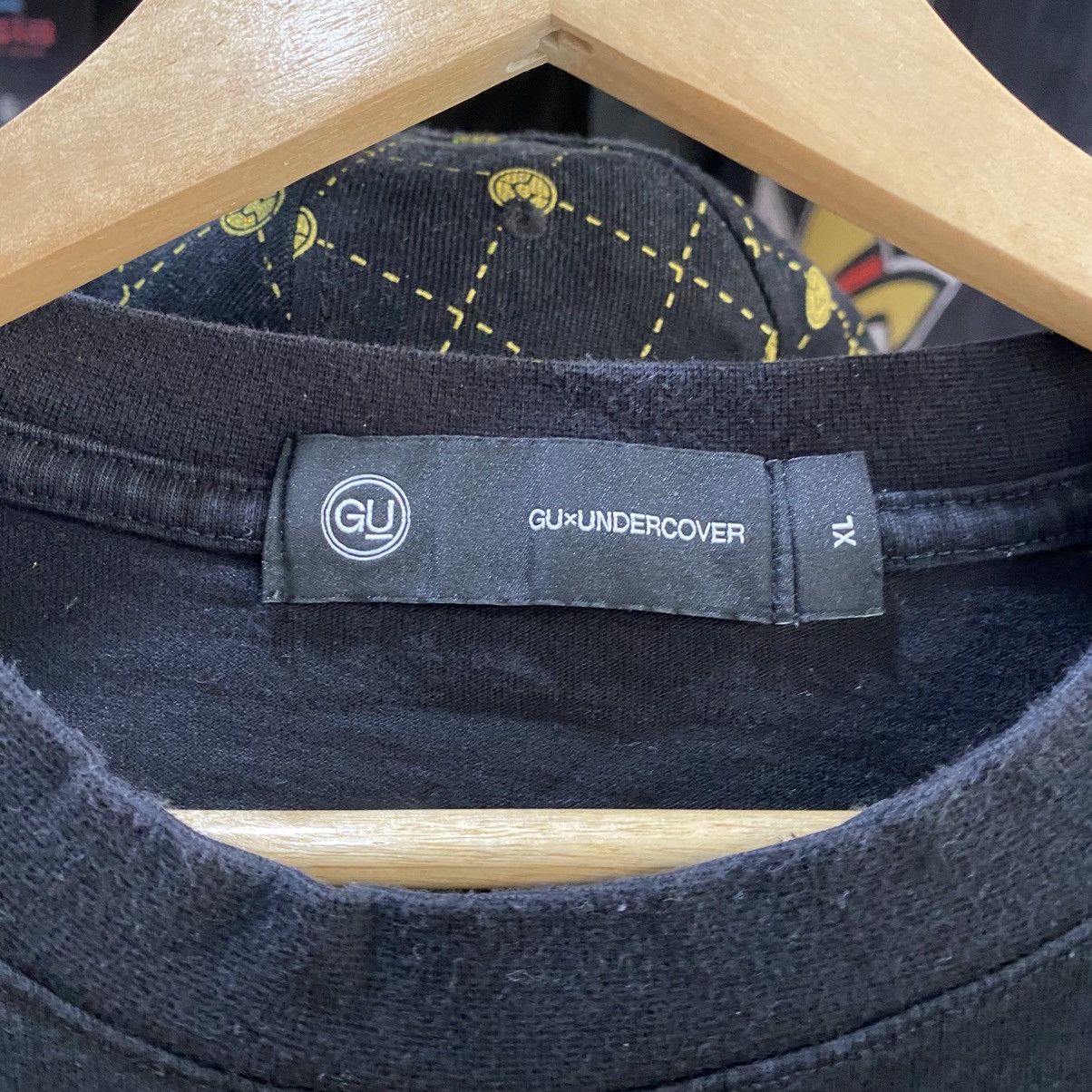 Jun Takahashi × Undercover Undercover × GU Apple Tee Black Size US XL / EU 56 / 4 - 10 Thumbnail