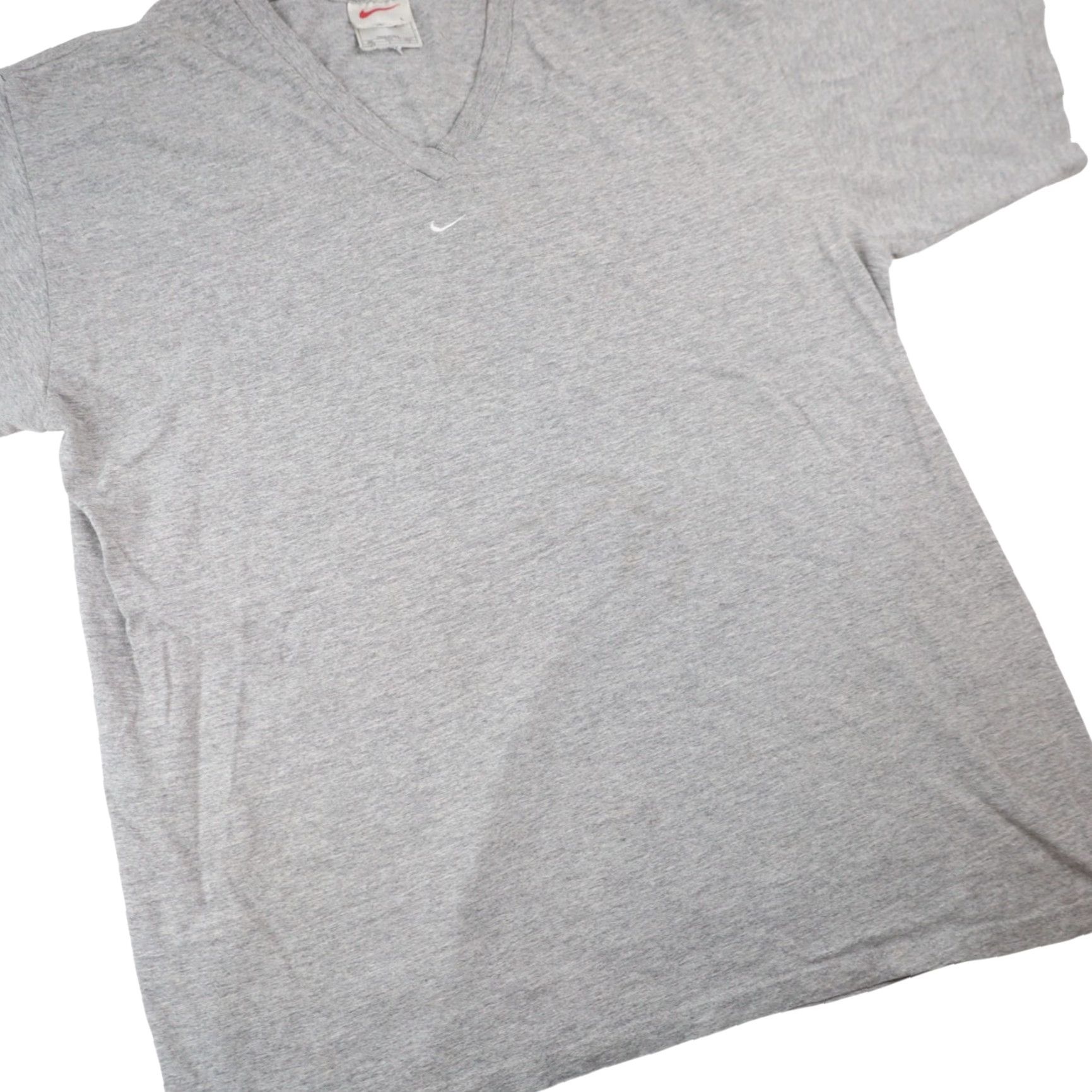 Nike VINTAGE Nike Mens Large Mini Swoosh V Neck T Shirt Gray Shirt Mens Large Gray 90s Size US L / EU 52-54 / 3 - 3 Thumbnail