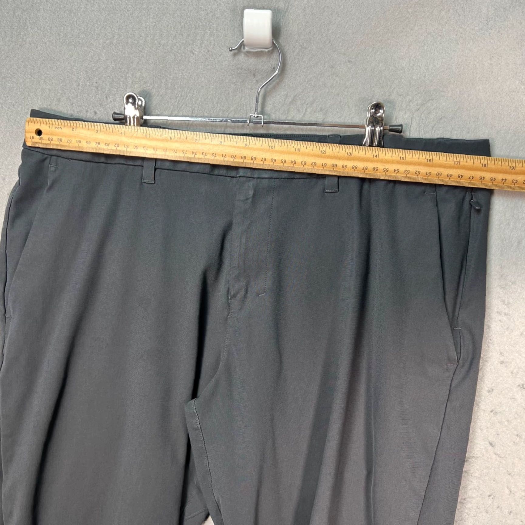 Lululemon Lululemon Mens Pants Chino 36 Black Tailored Fit 5-Pocket Tapered Flat Front Inseam 28 Rise Mid Vintage No Size US 36 / EU 52 - 4 Thumbnail