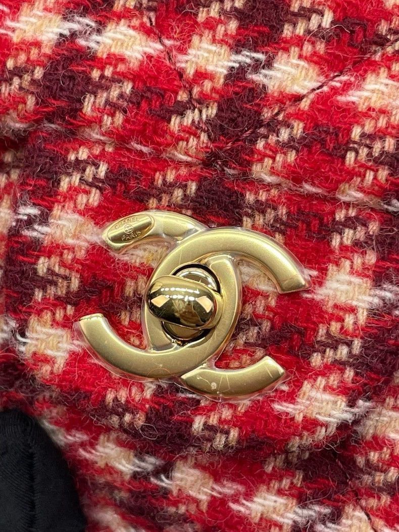 Chanel Chanel Red Checkered HalfMoon Crossbody Bag -2505 Size ONE SIZE - 8 Thumbnail