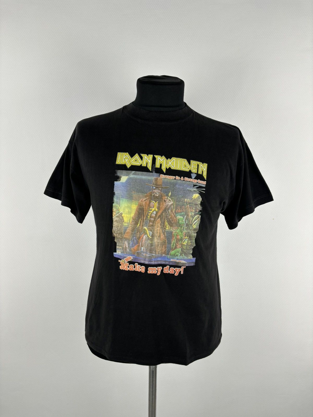 Iron Maiden × Metallica × Pink Floyd RARE 1986 IRON MAIDEN Derek Riggs USA Stranger In A Strange Land Rock T-Shirt M Size US M / EU 48-50 / 2 - 2 Thumbnail