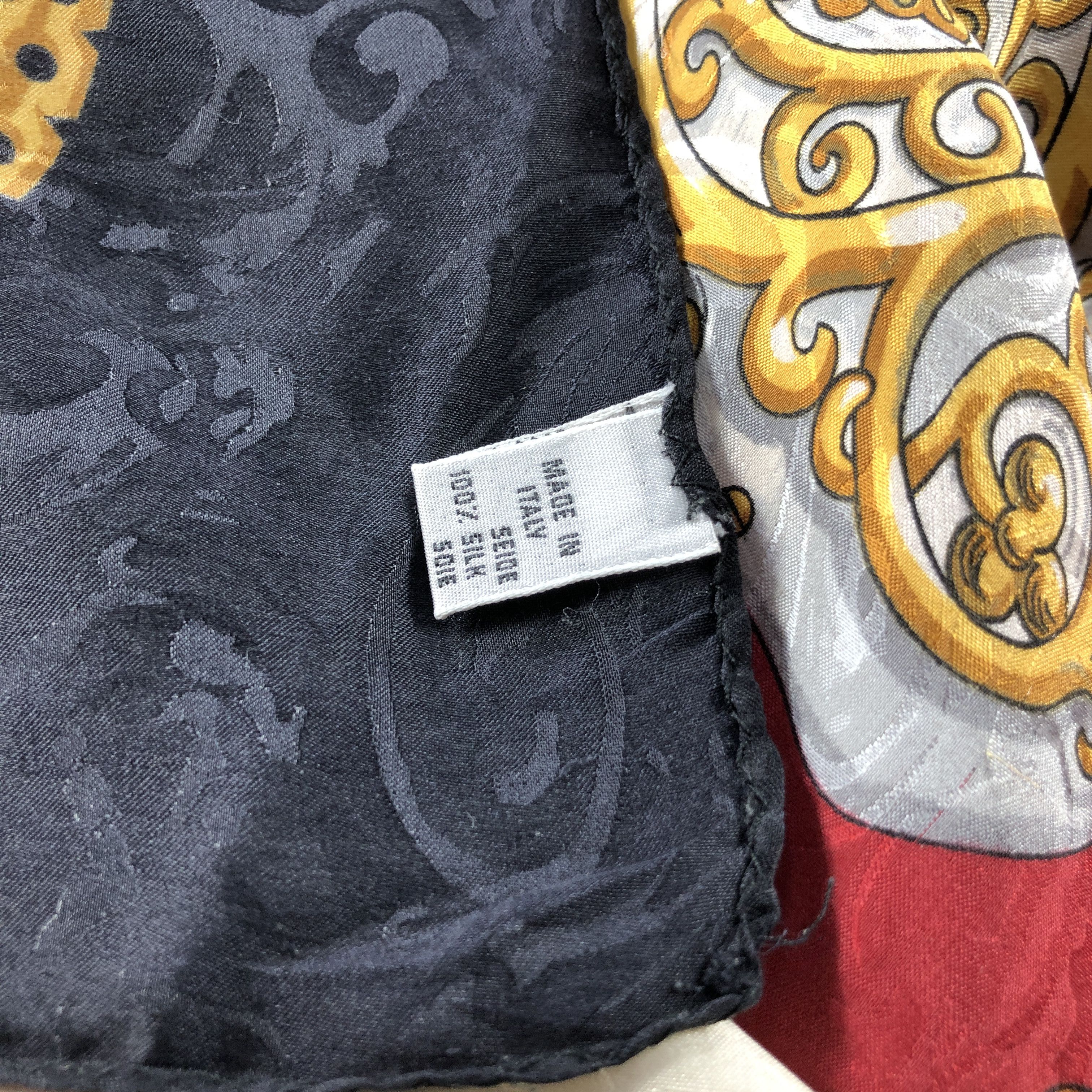 Japanese Brand Vintage Luxury Baroque Design Silk Scarf M1201 Size ONE SIZE - 4 Thumbnail