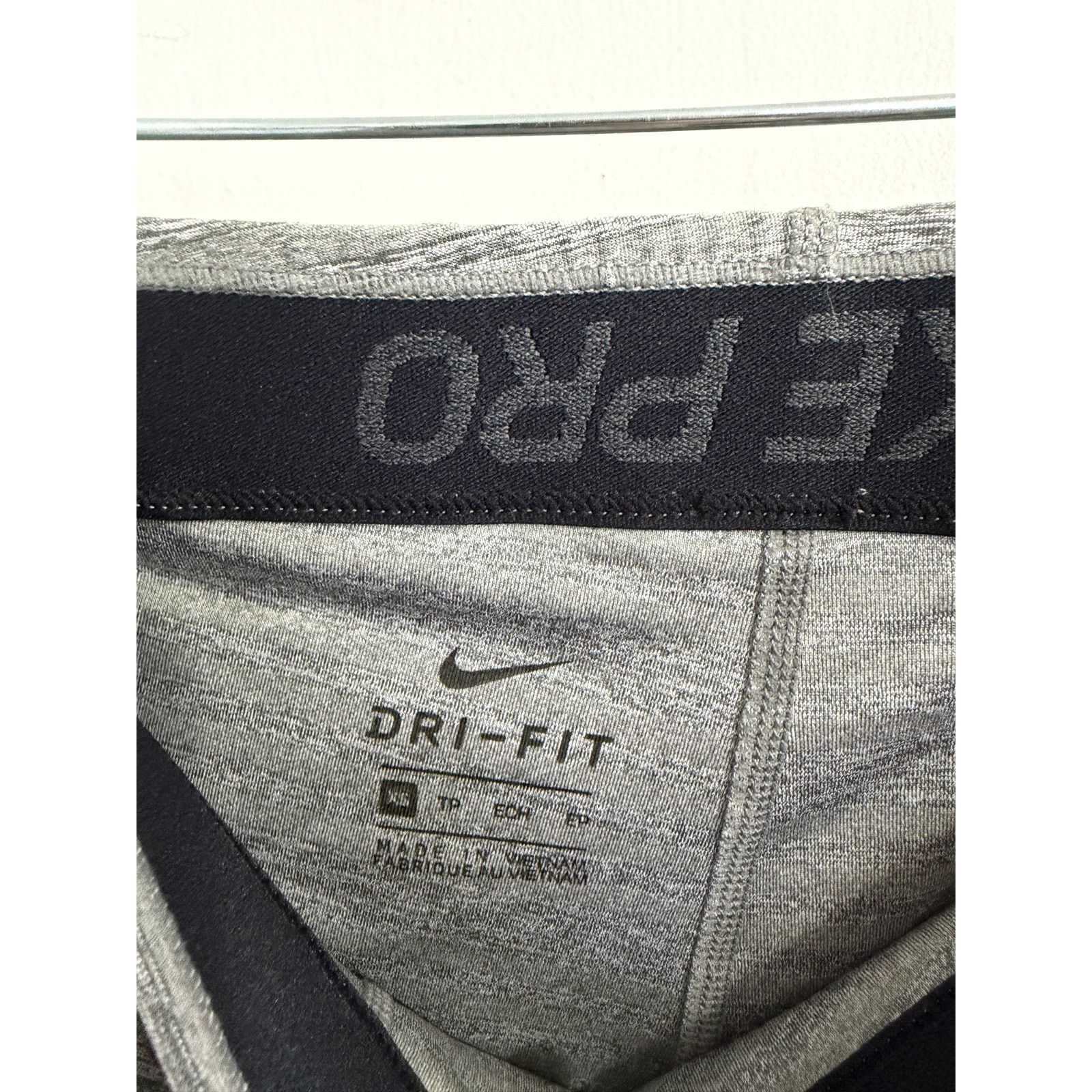Nike Nike Pro Dri-Fit Compression Leggings Size XS Size 26" / US 2 / IT 38 - 4 Thumbnail