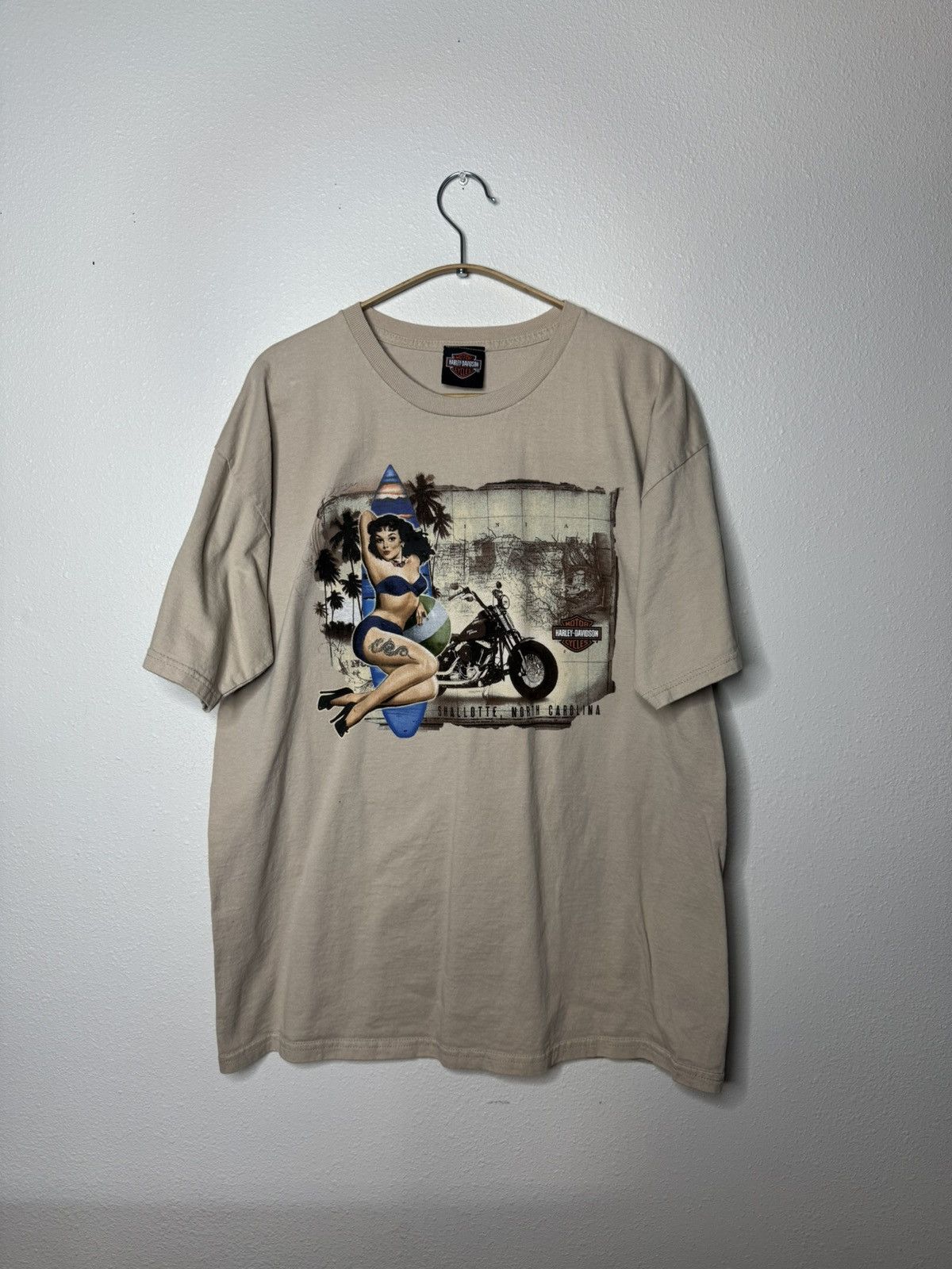 Vintage 2010 Harley Davidson Shallote North Carolina Surf Girl Tee Size US L / EU 52-54 / 3 - 1 Thumbnail