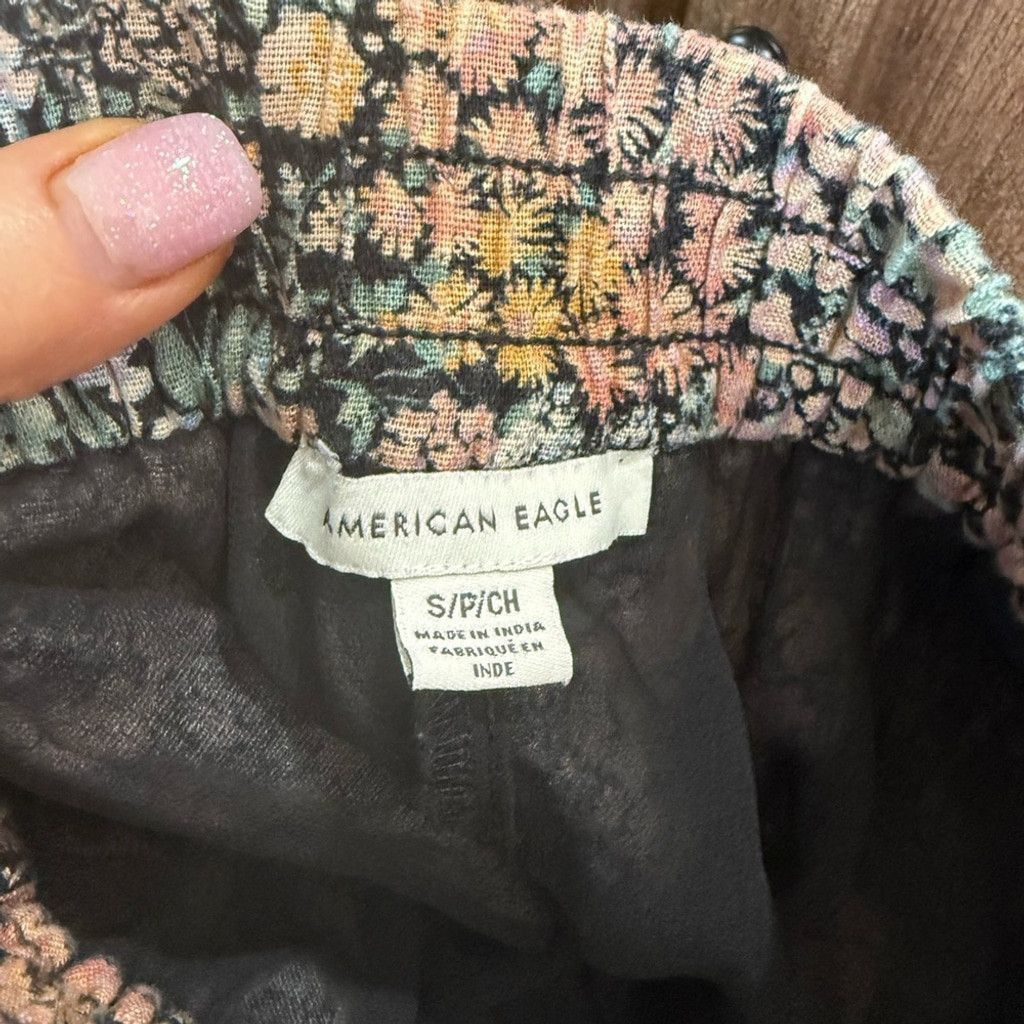 American Eagle Outfitters American Eagle Outfitters Black and Cream Floral Mini Skirt Size 28" / US 6 / IT 42 - 4 Thumbnail