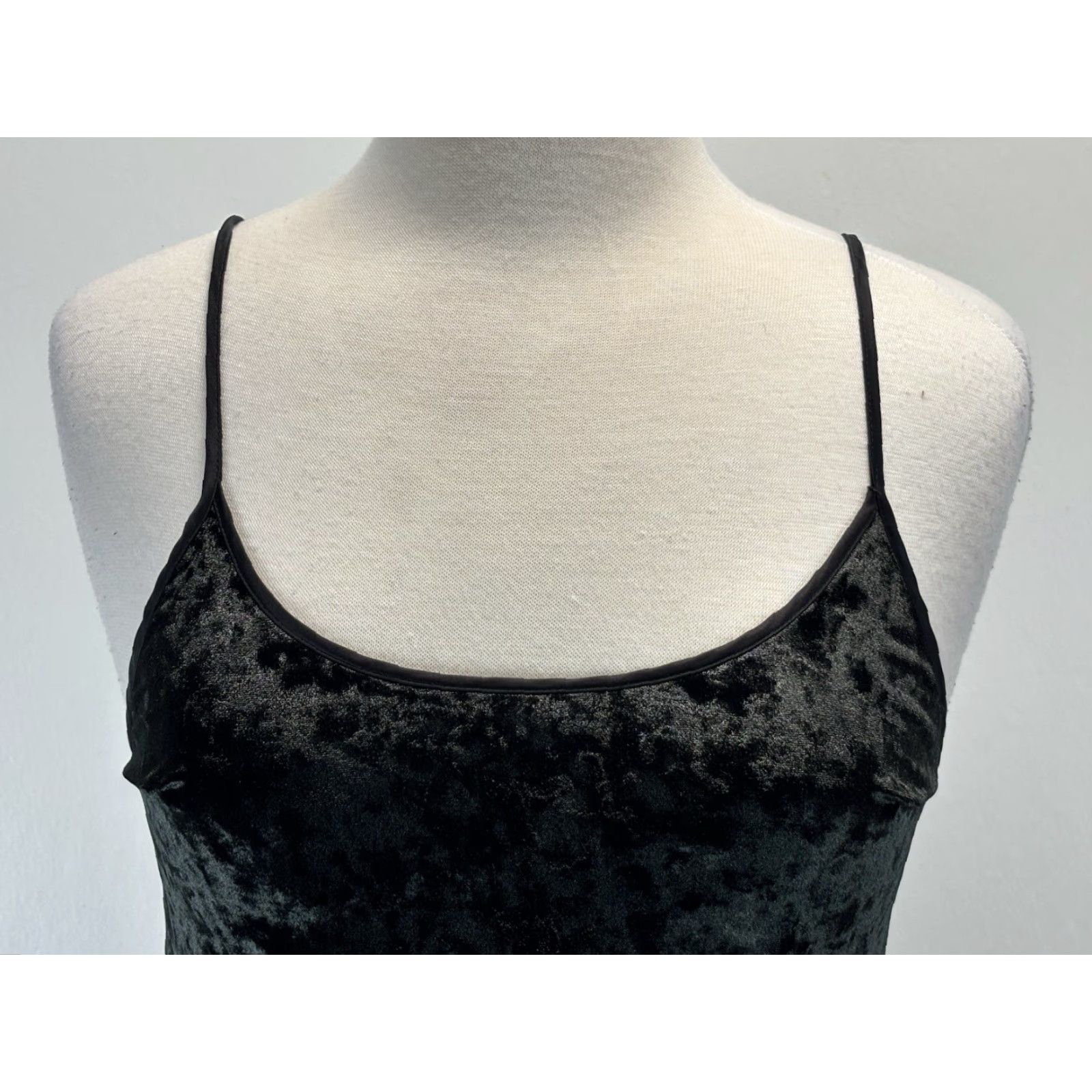 Victoria's Secret Victoria's Secret Crushed Velvet Nightgown Dress XS Black Women’s Velvet Mini Nightgown Goth Whimsigoth Size XS / US 0-2 / IT 36-38 - 5 Thumbnail