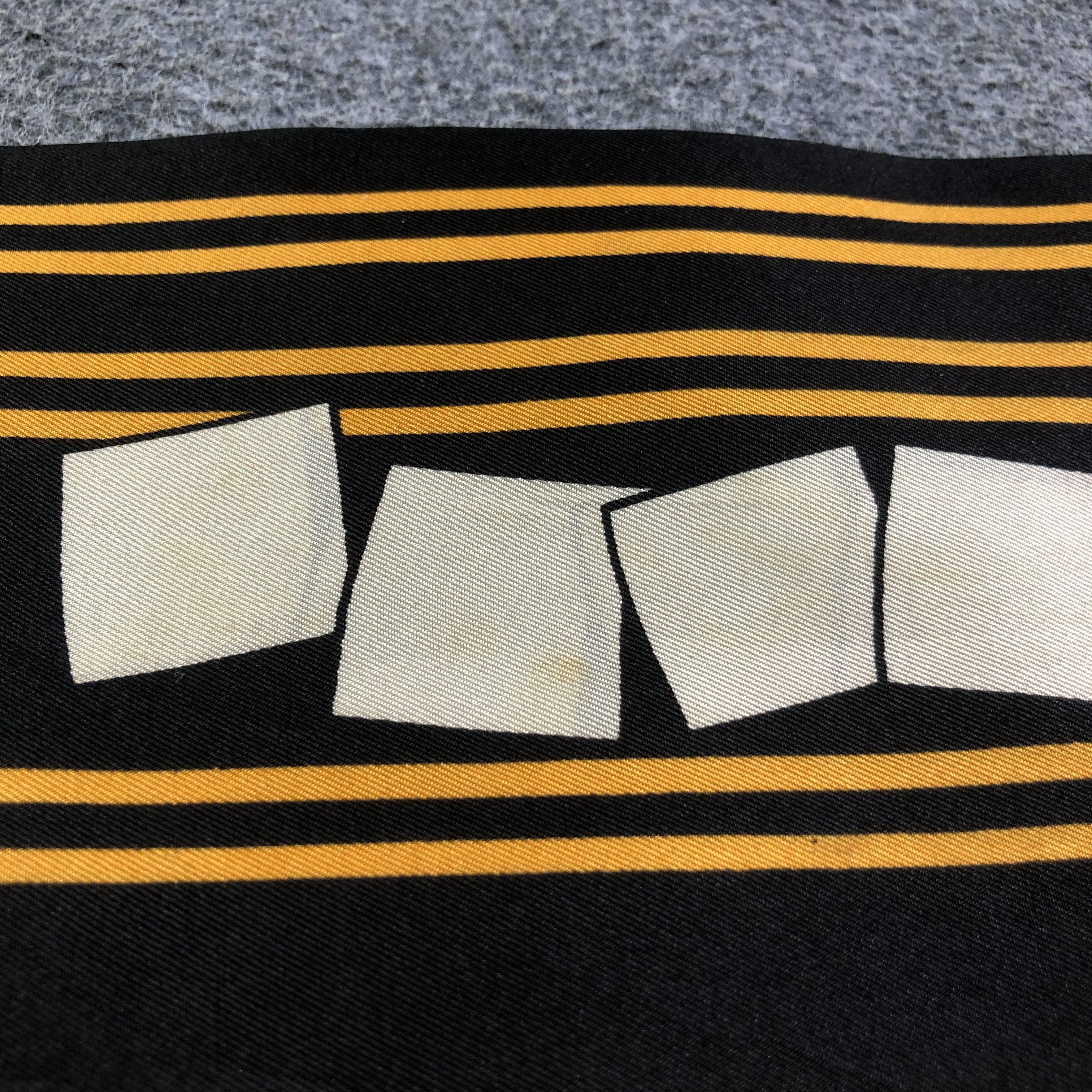 Pierre Cardin Vintage Pierre Cardin Abstract Silk Stole Silk Scarf M934 Size ONE SIZE - 14 Thumbnail