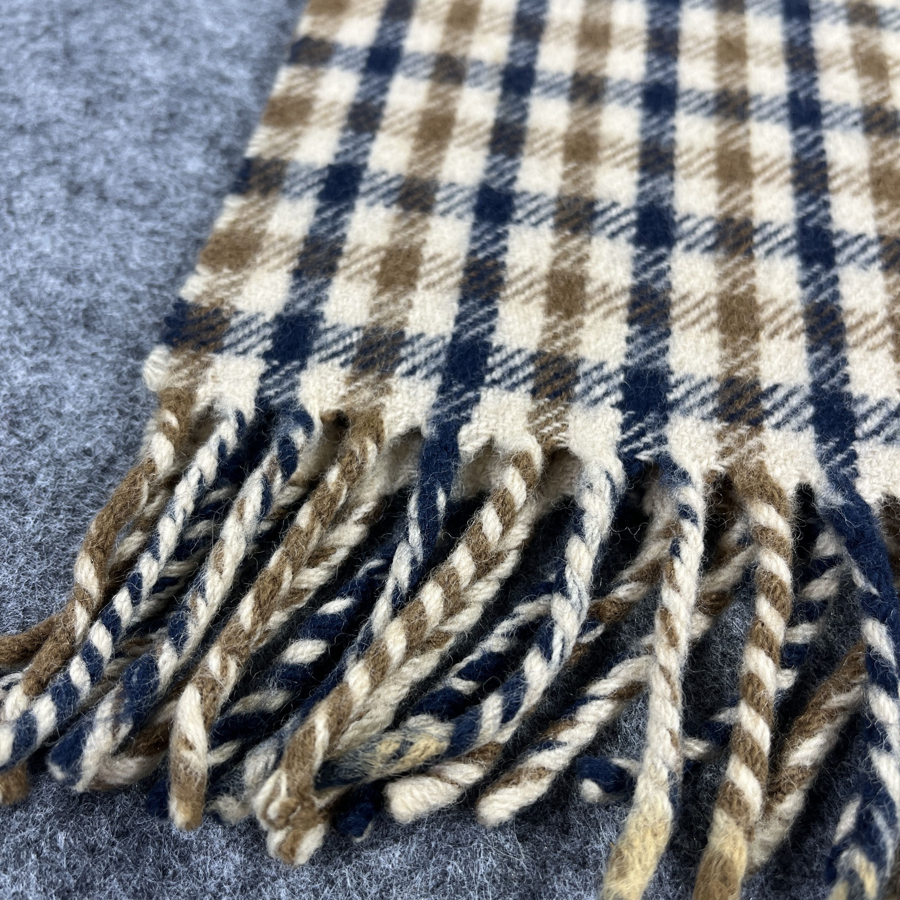 Aquascutum Aquascutum Scarf / Muffler / Neckwear T993 Size ONE SIZE - 6 Thumbnail