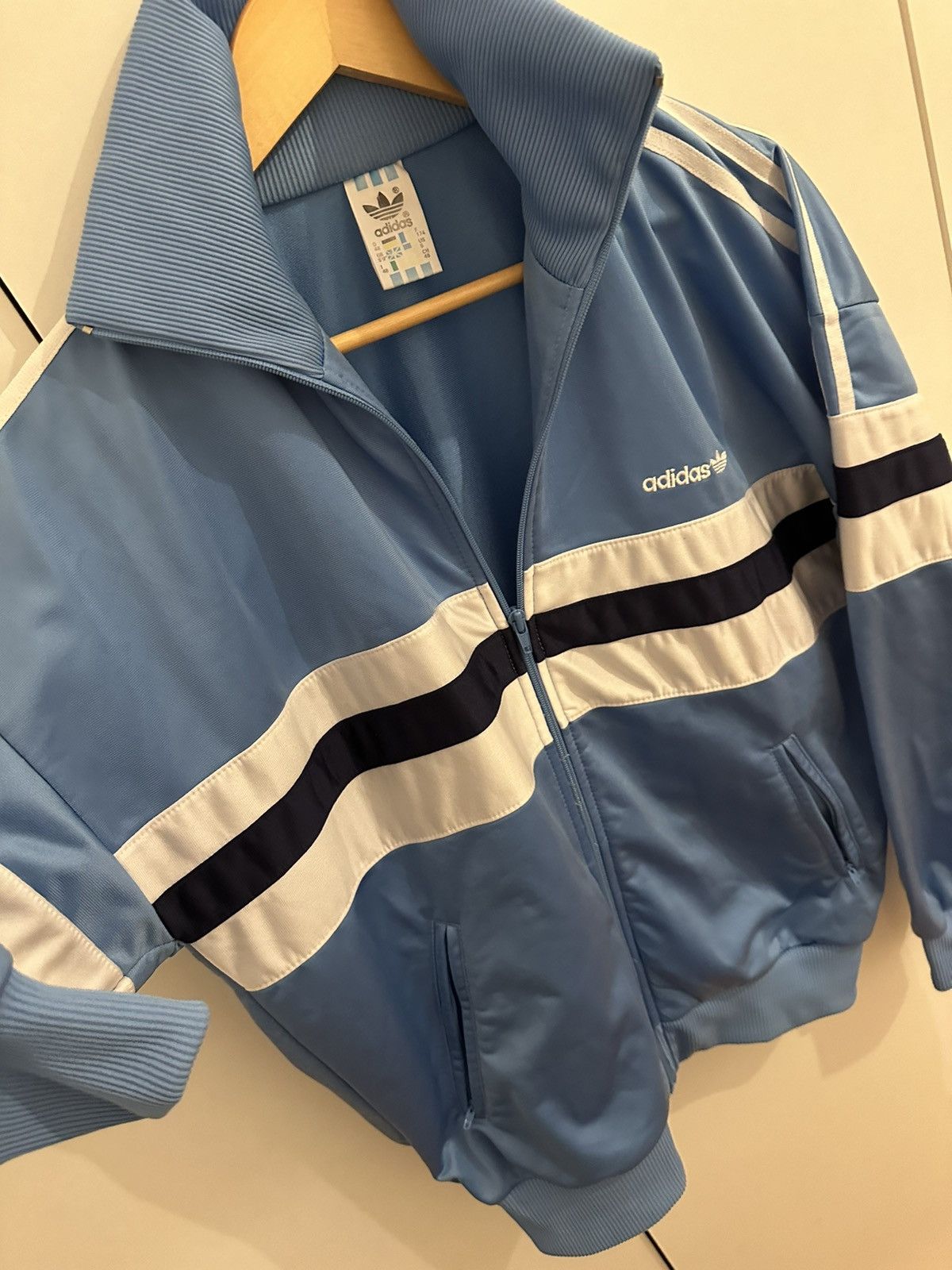 Adidas Adidas Windbreaker Jacke Size S-M Retro Vintage Track JACKET Size US S / EU 44-46 / 1 - 5 Thumbnail