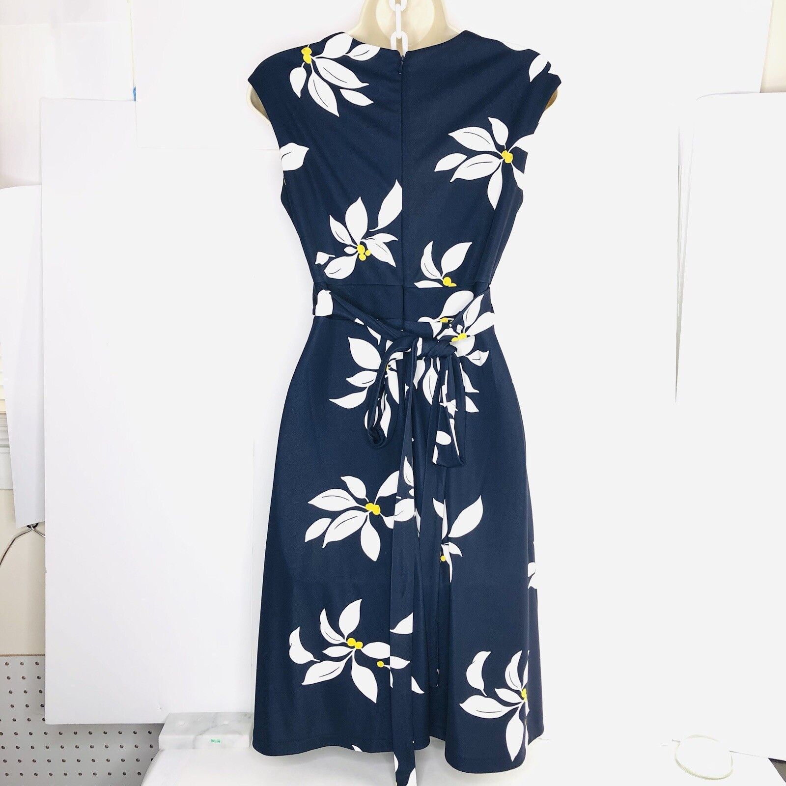 Ann Taylor Ann Taylor Womens Navy Leaves Jersey Knee Dress Size 0P Tie Size XS / US 0-2 / IT 36-38 - 4 Thumbnail