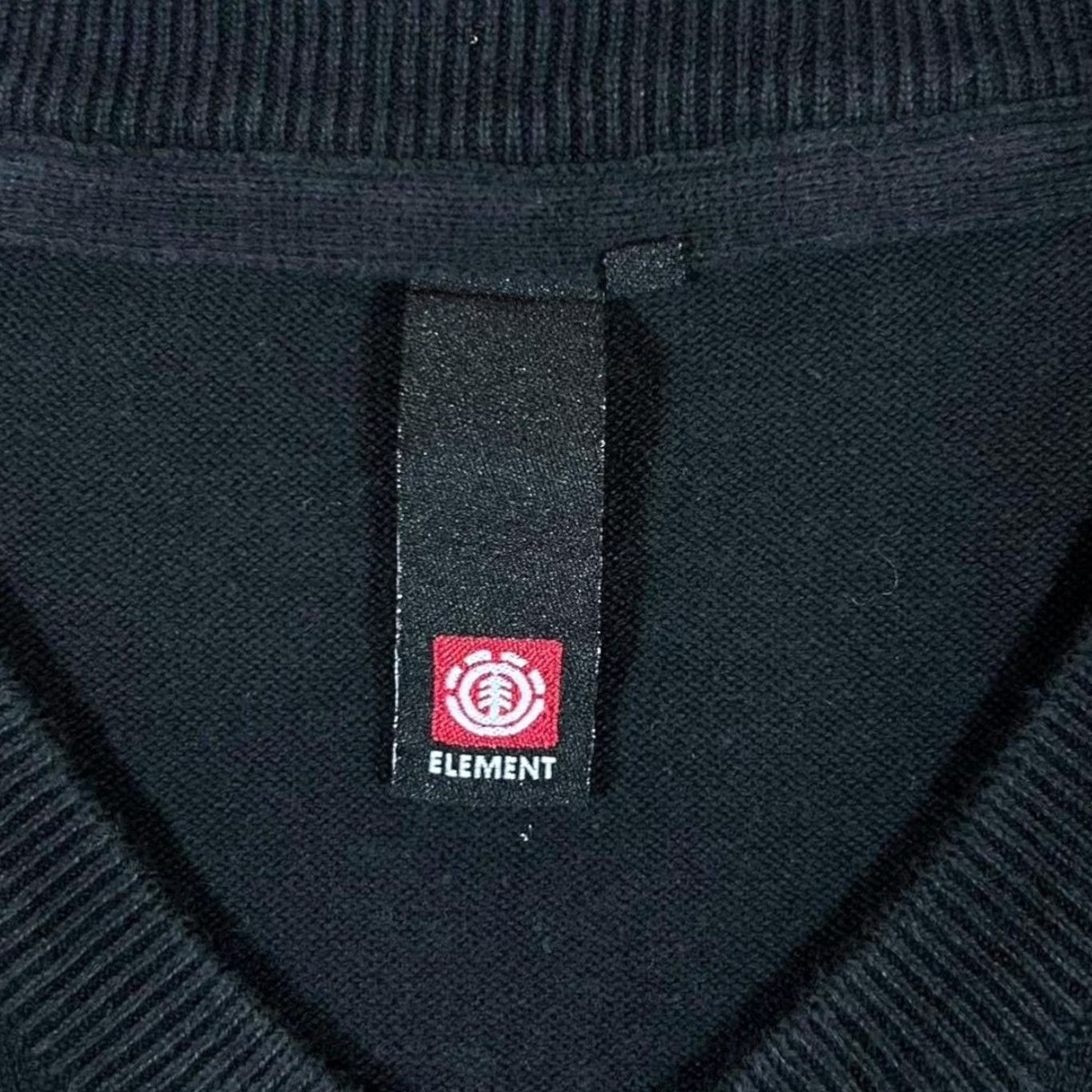 Element Element Subtle Black Chest Mini Logo V-Neck Sweater Jumper S Mens Long Sleeve Pullover Embroidered Size US S / EU 44-46 / 1 - 3 Thumbnail
