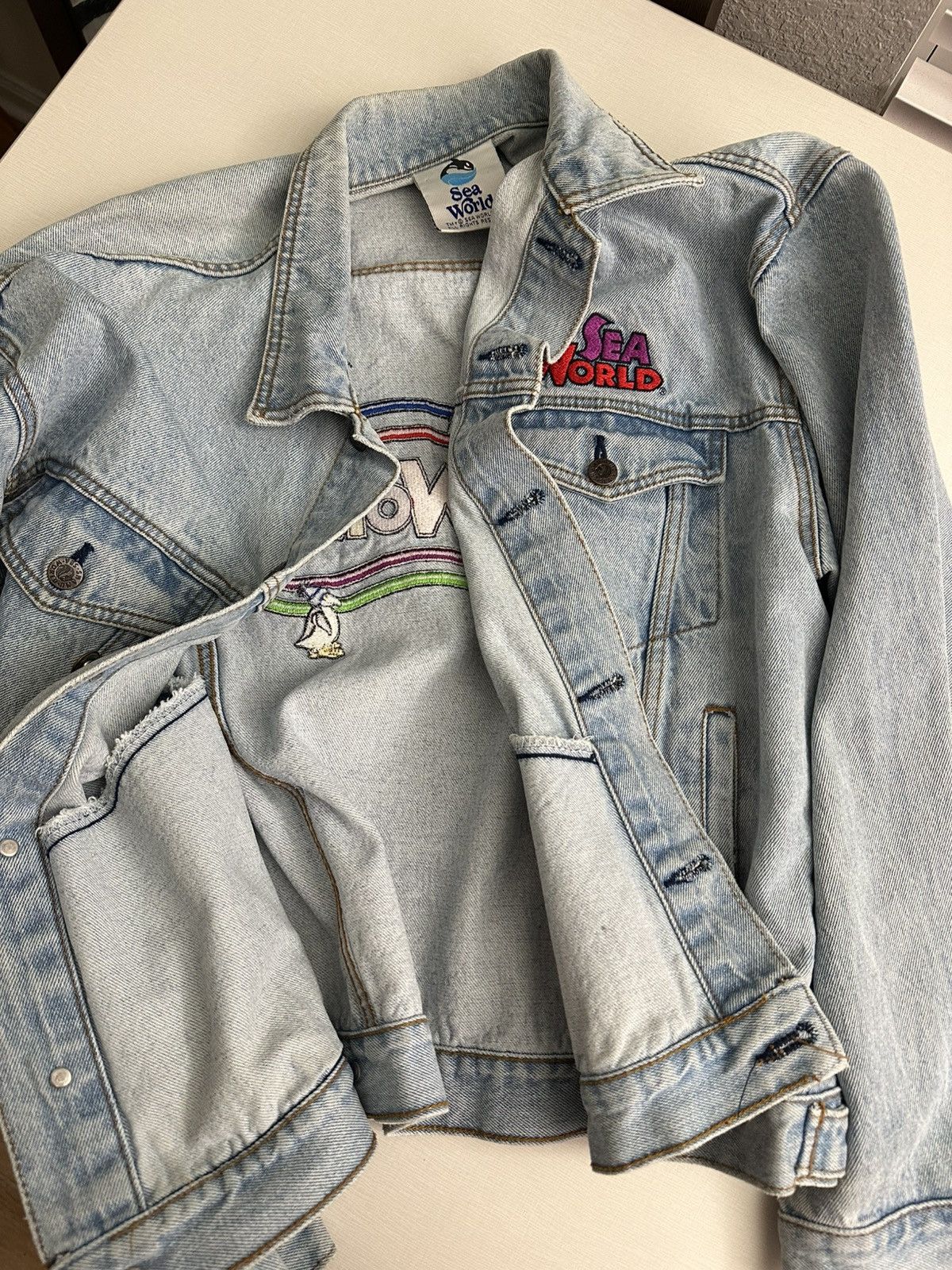 Vintage Vintage 90s Sea World Embroidered Denim Jacket Large Size US L / EU 52-54 / 3 - 12 Thumbnail