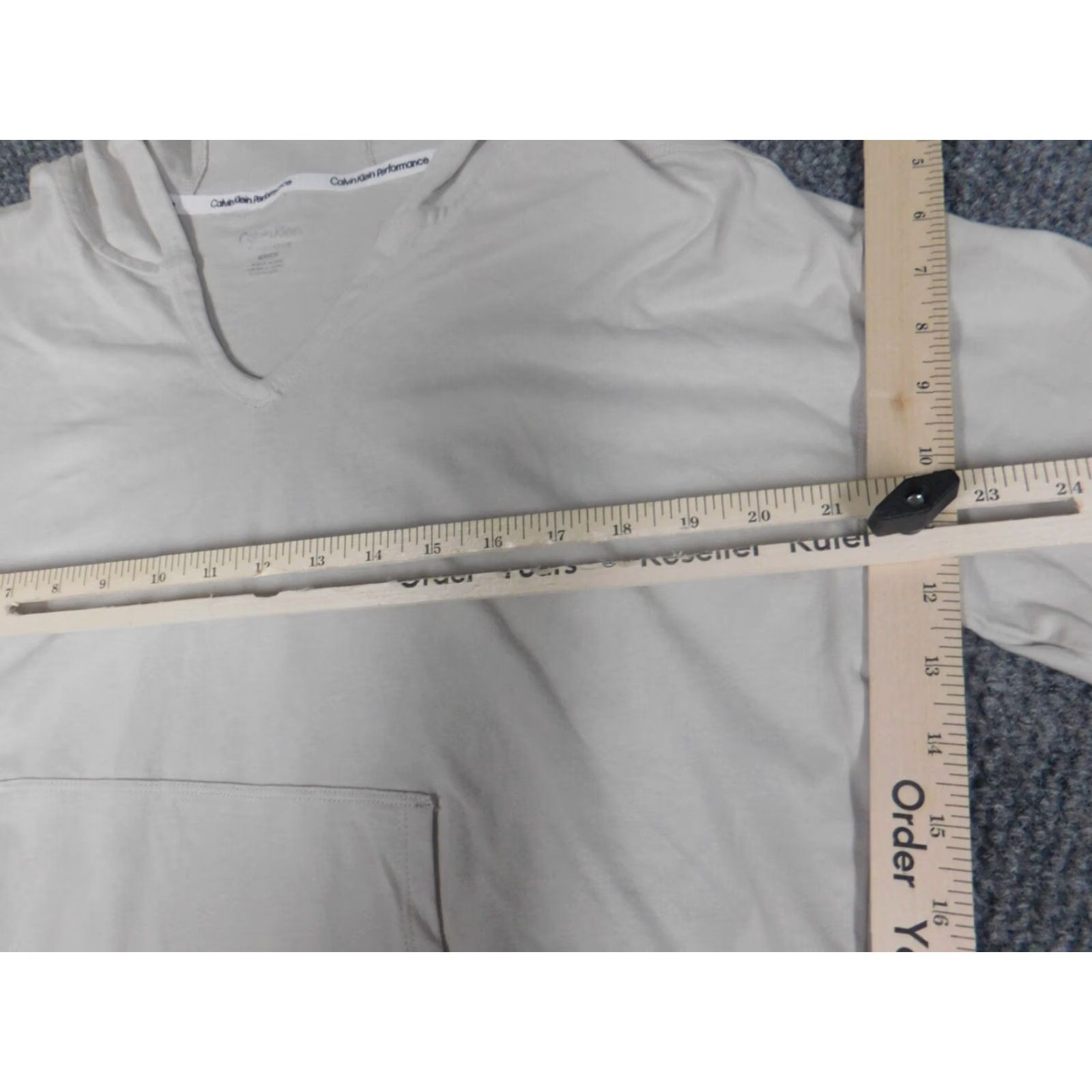 Calvin Klein Calvin Klein Womens Sweater S Gray Pullover Crew Neck Knit Logo Casual Vintage: No (not vintage) Size S / US 4 / IT 40 - 4 Thumbnail