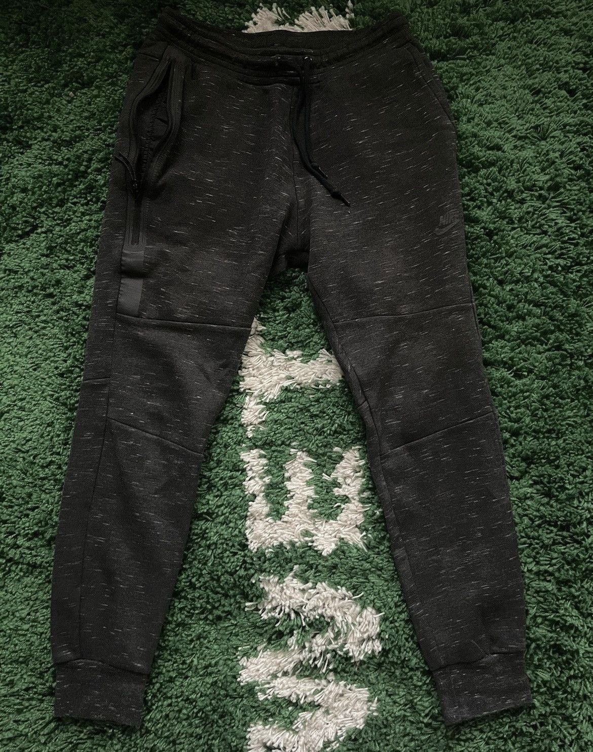 Nike Nike Tech Black Joggers/Sweatpants Size US 32 / EU 48 - 1 Thumbnail