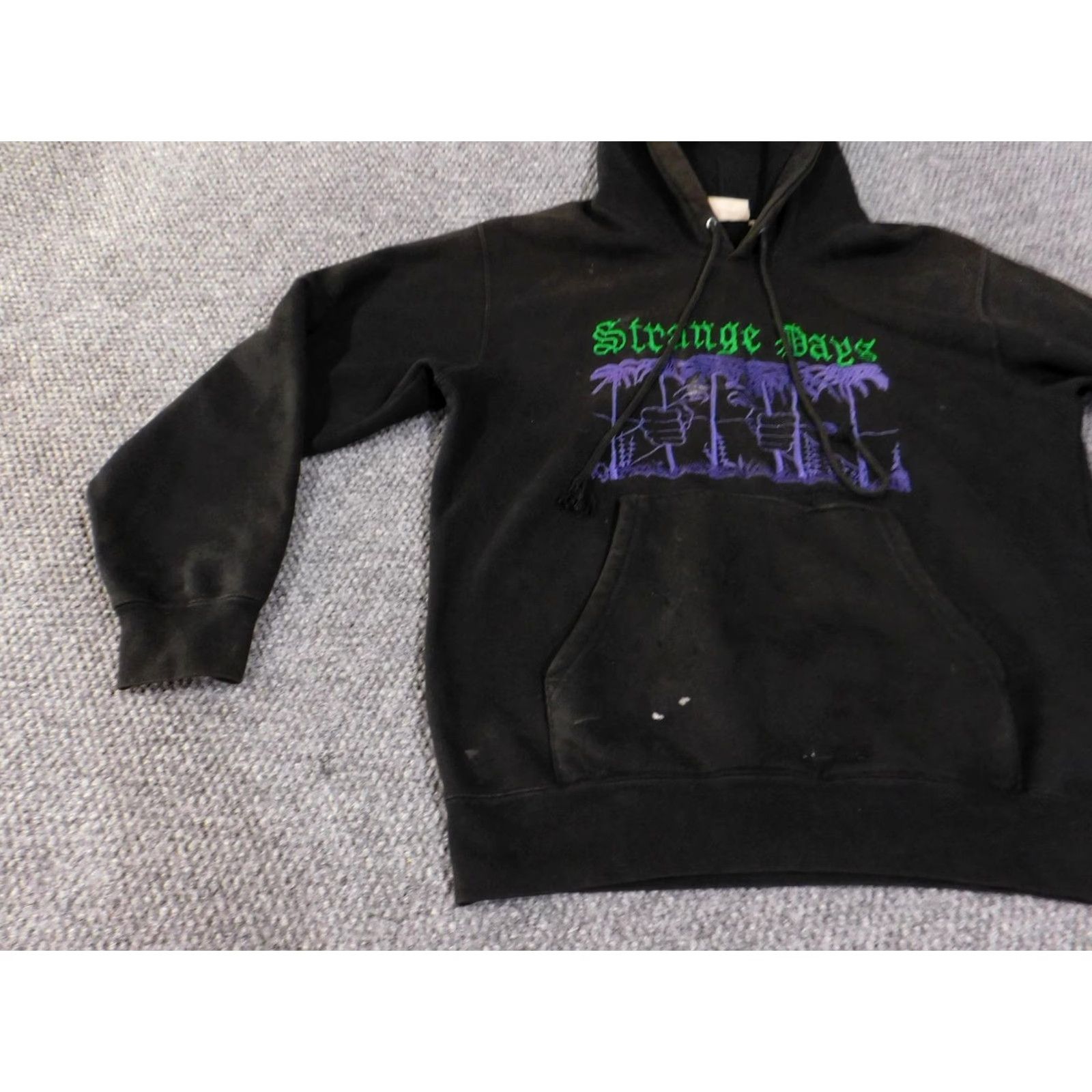 Obey VINTAGE Obey Strange Days Hoodie Mens Small Black Pullover Graphic Sweatshirt Distressed Size US S / EU 44-46 / 1 - 3 Thumbnail