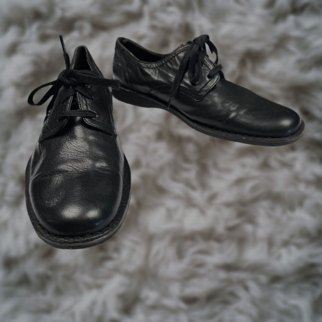 John Varvatos USA Leather Chukka Lace Up Low Ankle Boots  display picture 3