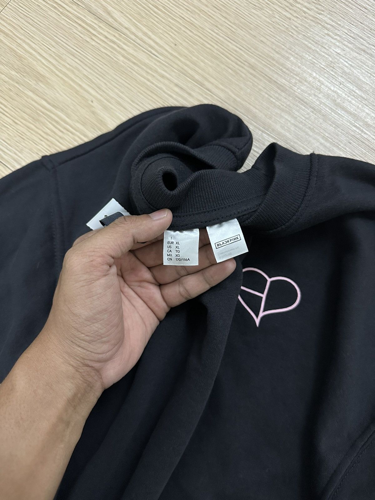 Designer × Rap Tees Rare And Beautiful Blackpink K-Pop Lisa Sweatshirt Size XL / US 12-14 / IT 48-50 - 8 Thumbnail