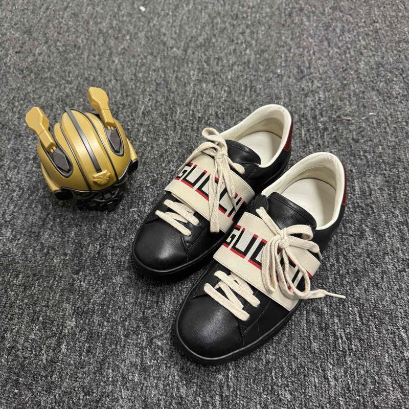 Gucci Gucci Black Low-top Sport Sneakers with Web Stripes - Size US 8.5 / EU 41-42 - 1 Thumbnail