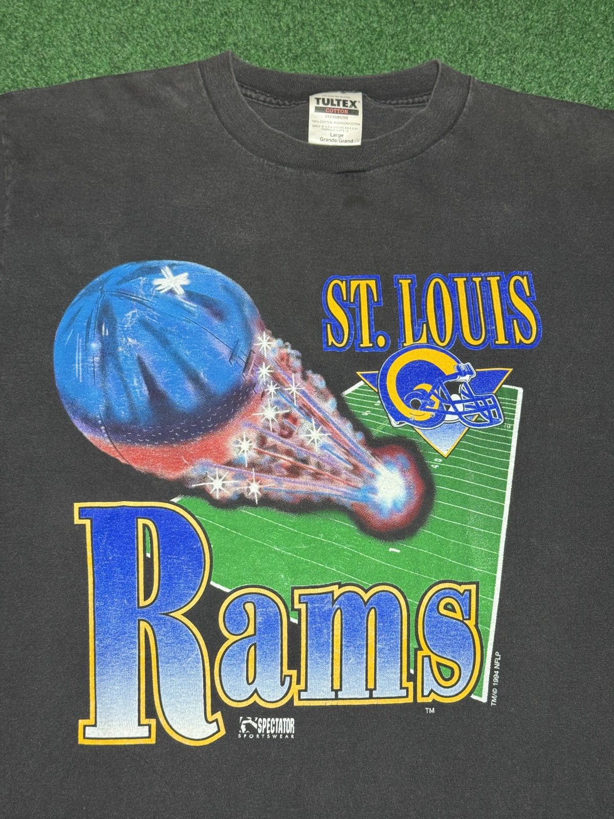 Vintage Vintage 90s St Louis Rams Explosion RARE Retro NFL T Shirt Size US L / EU 52-54 / 3 - 2 Thumbnail