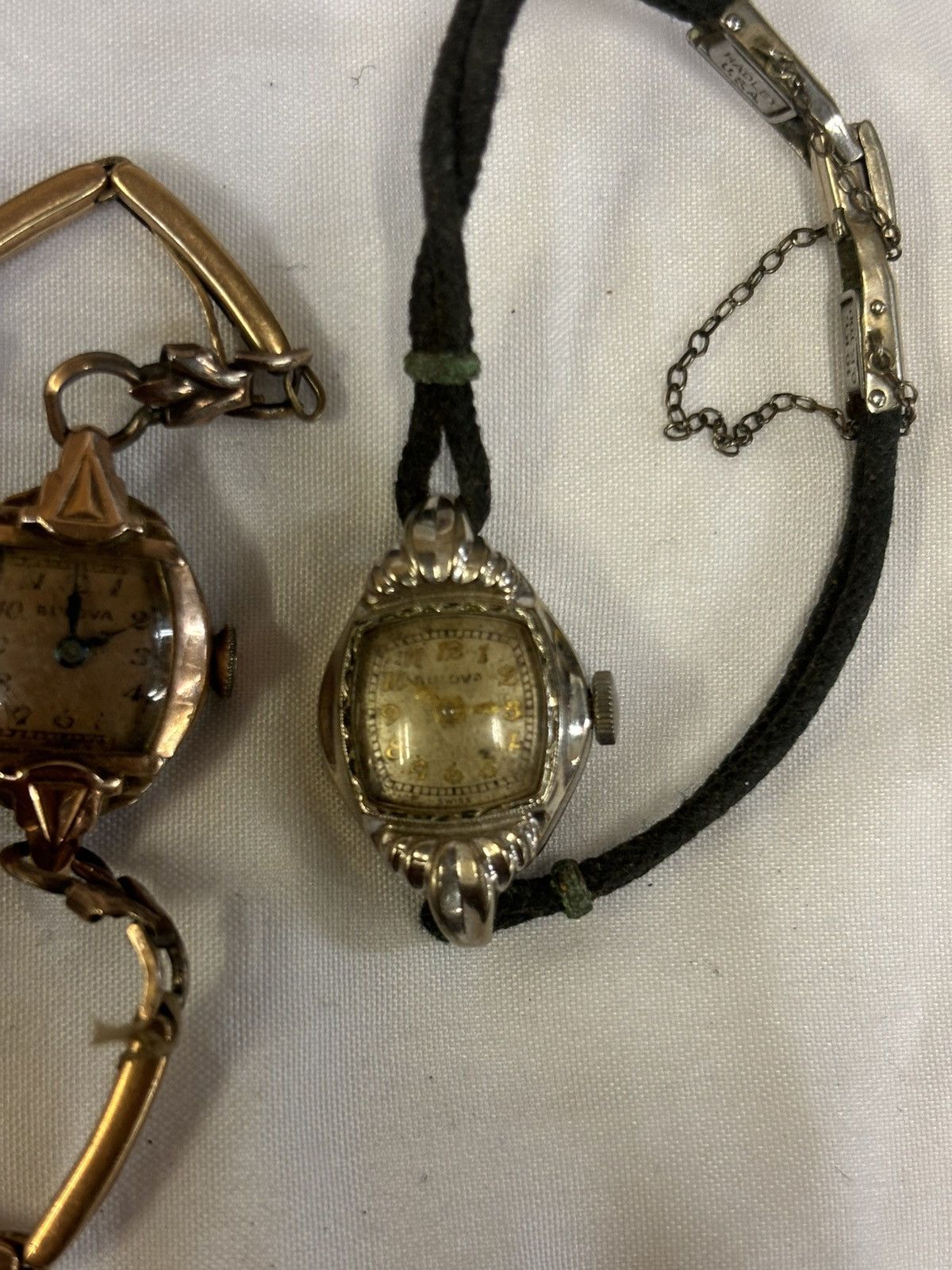 Bulova 2 Vintage Bulova Women Watches! The watch on the right runs! Size ONE SIZE - 3 Thumbnail