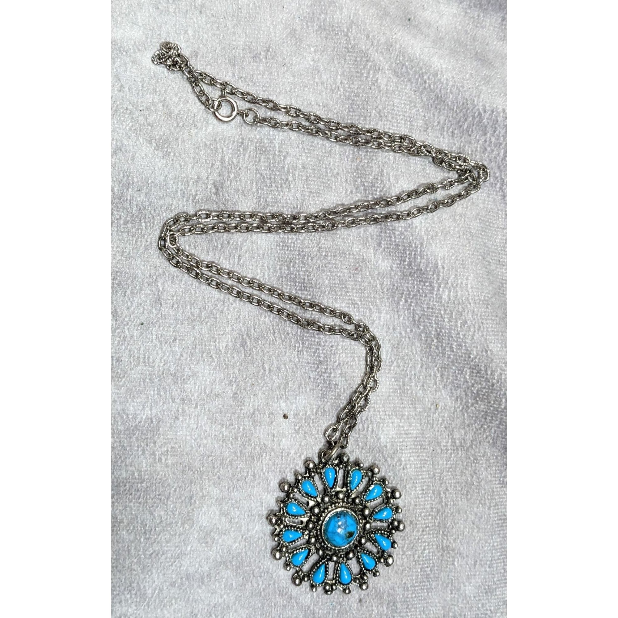 Other Vintage Southwestern Sunburst Faux Turquoise Pendant Necklac Size ONE SIZE - 4 Thumbnail