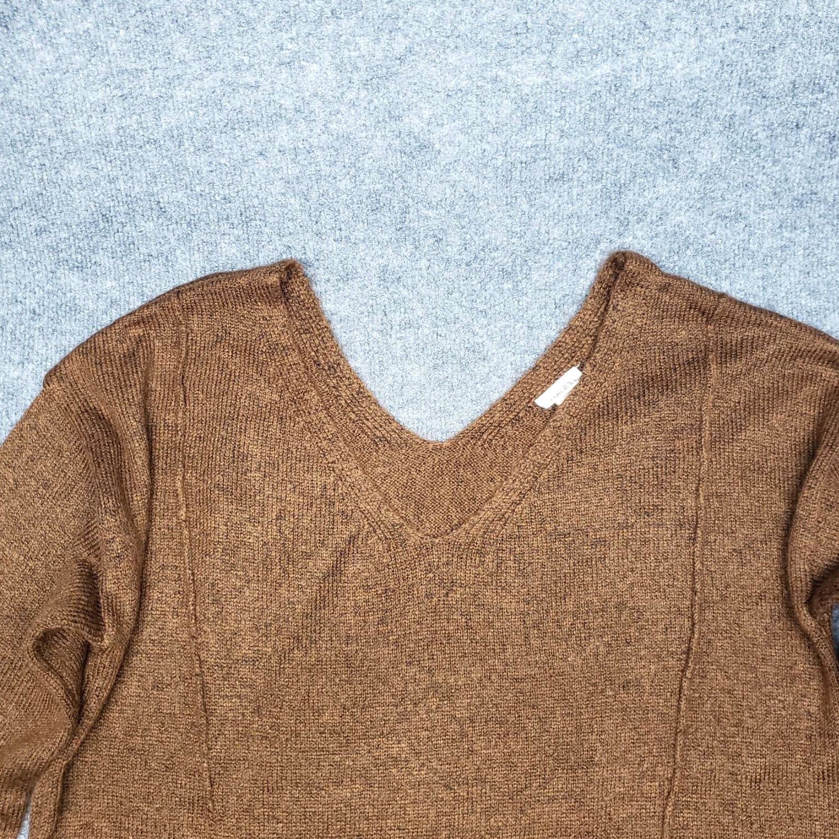Vintage Rue21 Sweater Womens M Brown Long Sleeve Solid Minimalist V-Neck Pullover New Size M / US 6-8 / IT 42-44 - 2 Thumbnail