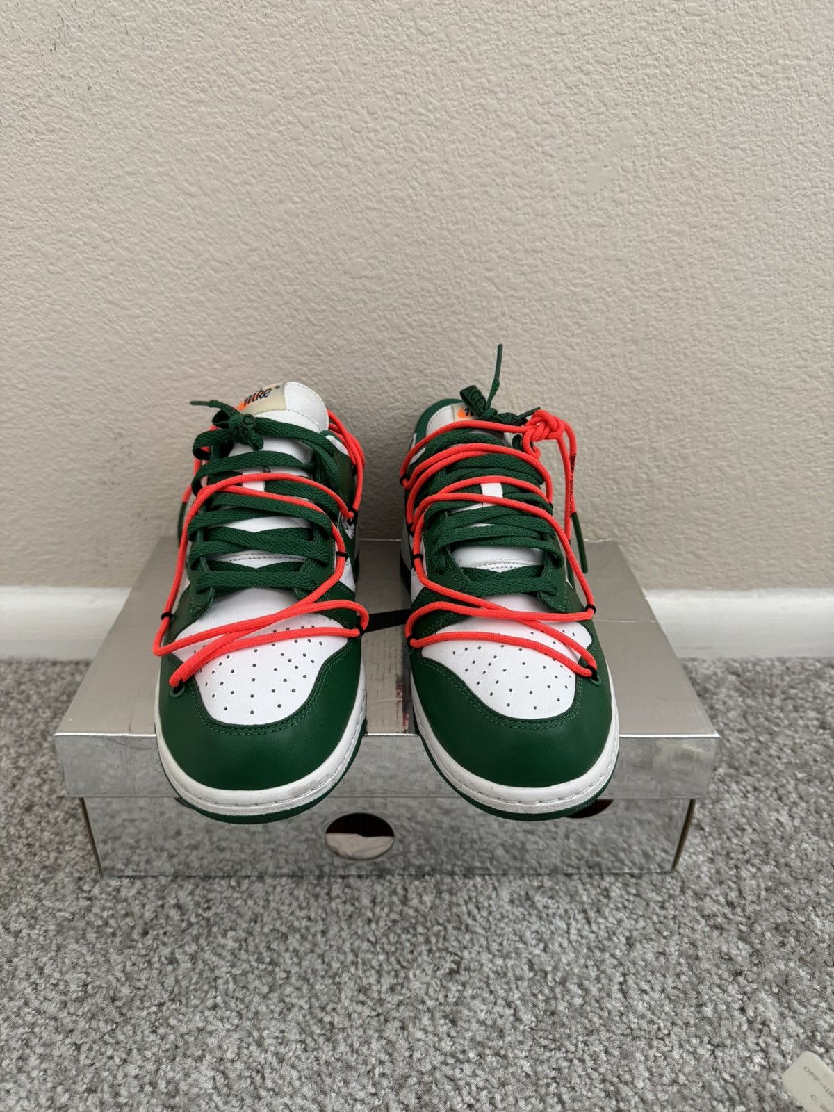Off-White Pine Green
