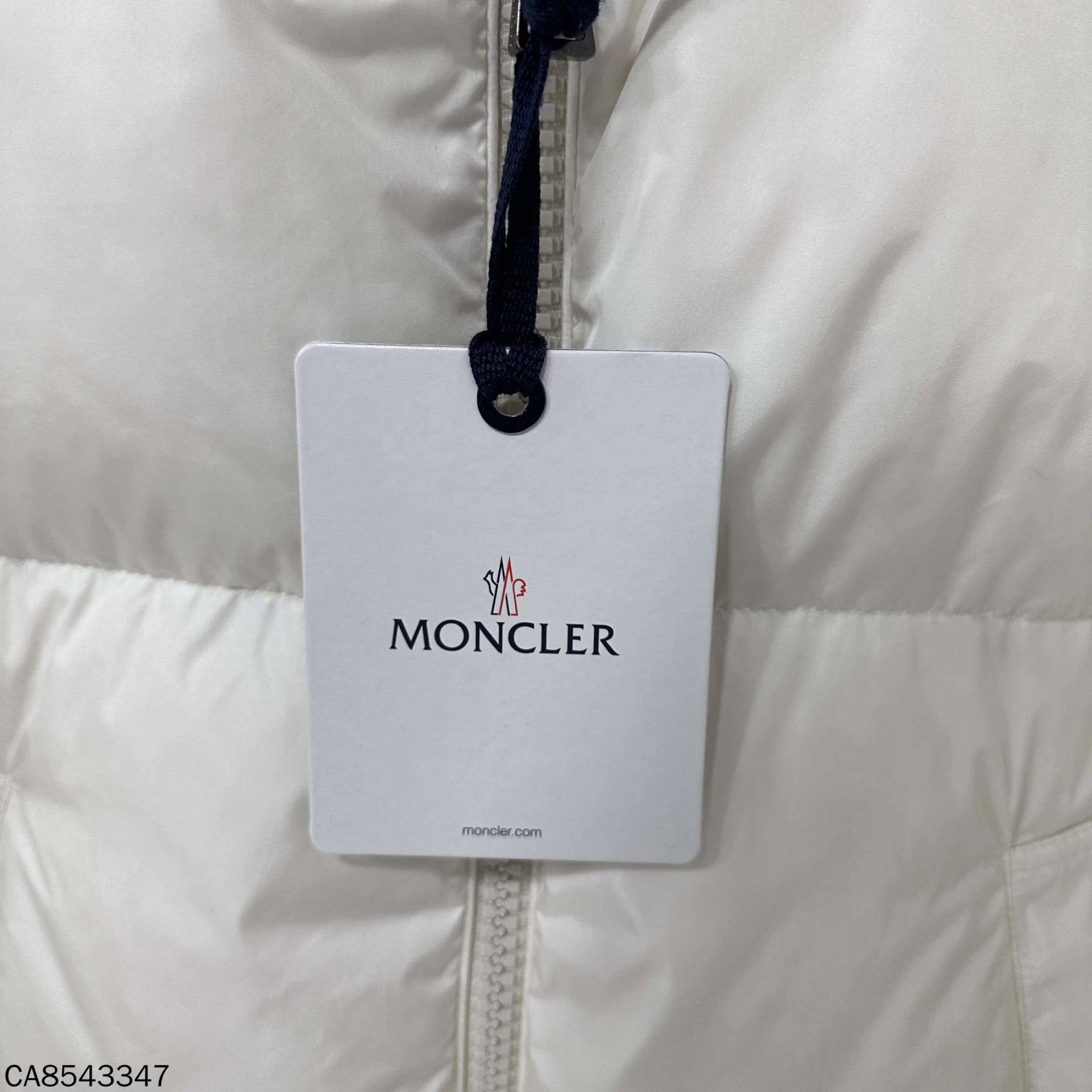 Moncler Moncler Blue Fox Fur Collar White Down Coat New Size S / US 4 / IT 40 - 7 Thumbnail