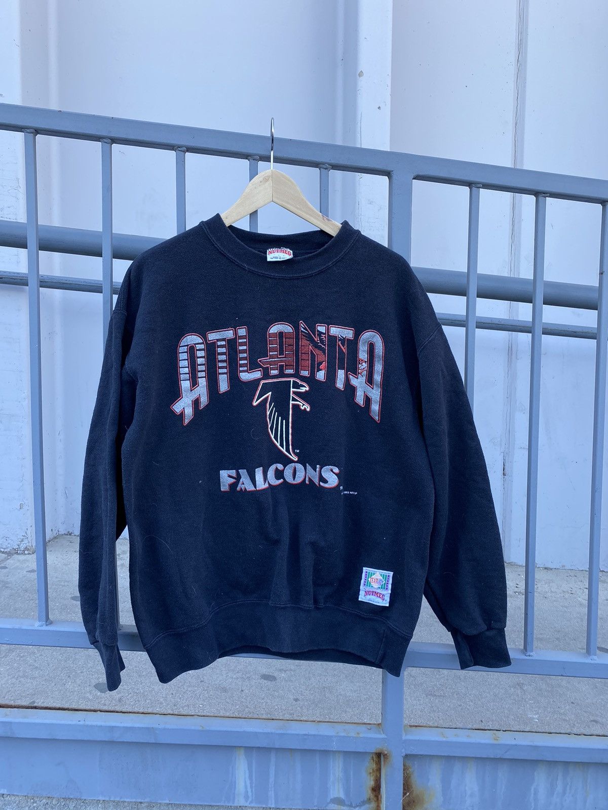 Vintage Atlanta Falcons Sweatshirt Mens Large Red Sweater Nutmeg Football  90s