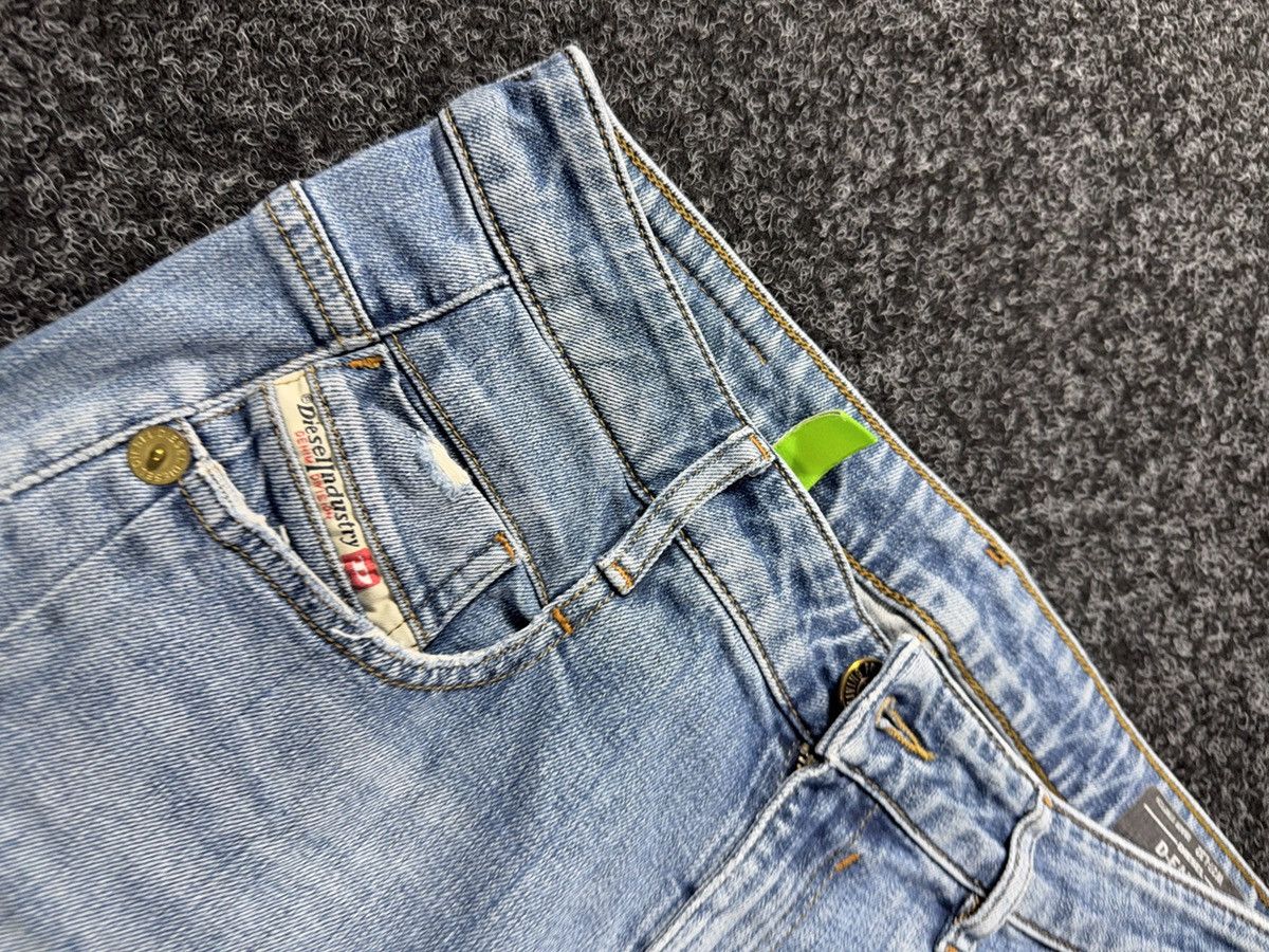 Diesel Luxury 00s Diesel D-Fayza Boyfriend Low Waist Tapered Jeans Size 27" / US 4 / IT 40 - 9 Thumbnail