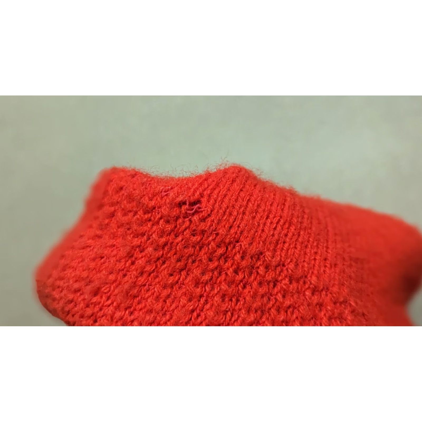 Fred Perry VINTAGE Fred Perry Beanie Hat One Size Red Wool Knit Pom Pom England Mens Women Unisex Adults Size ONE SIZE - 2 Thumbnail