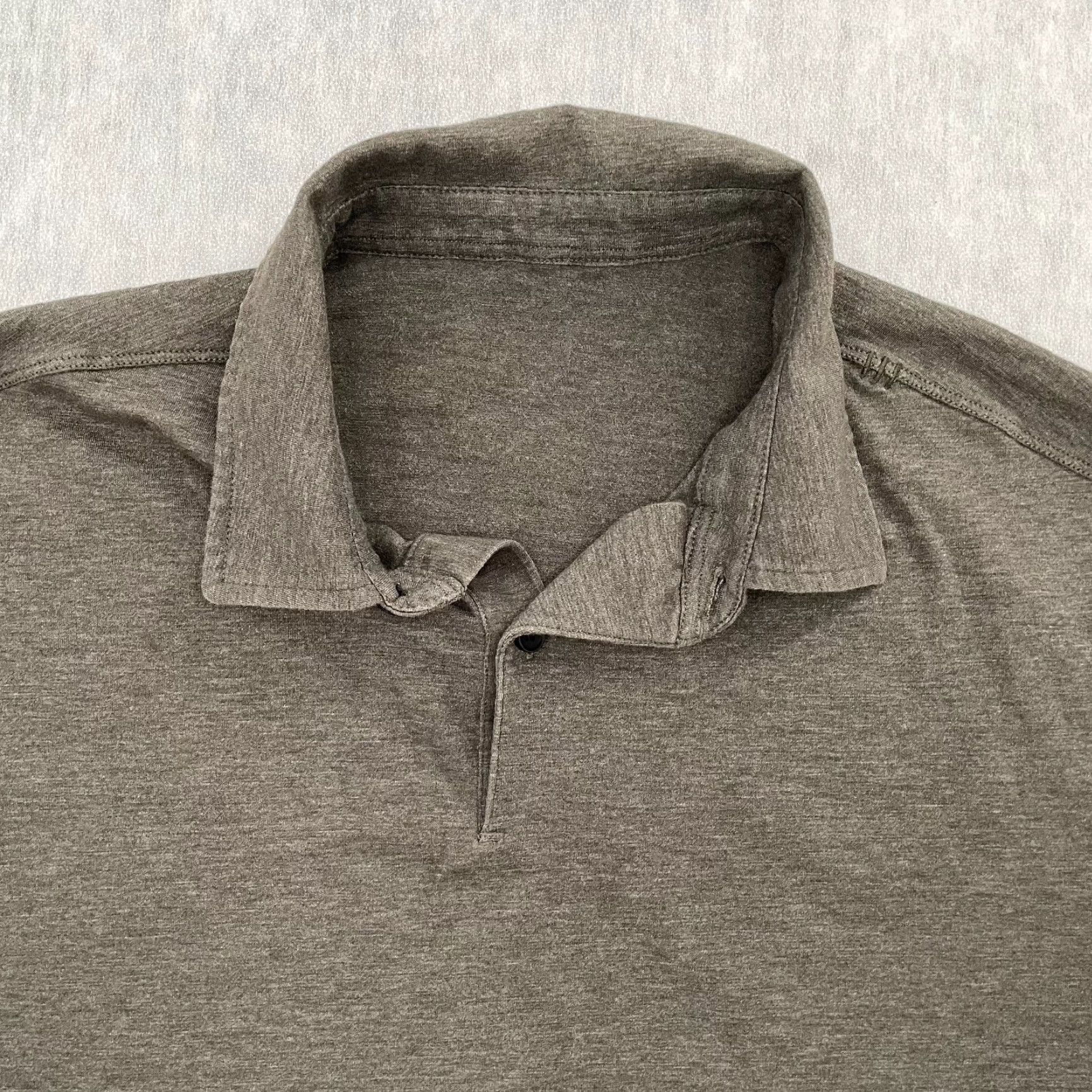 Lululemon Lululemon Tech Polo Shirt Adult Small Gray Short Sleeve Athleisure Mens Size US S / EU 44-46 / 1 - 3 Thumbnail