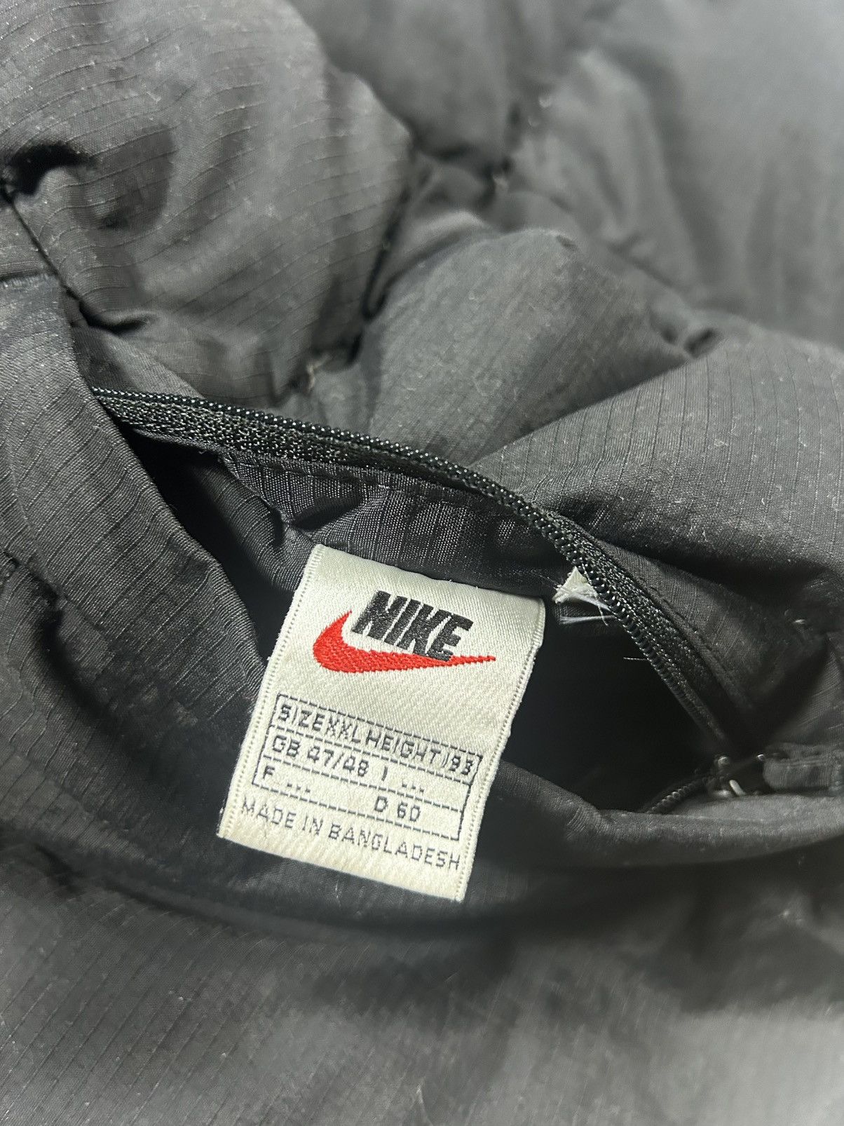 Nike × Vintage Nike black puffer jacket big logo vintage 90s reversible Size US XXL / EU 58 / 5 - 8 Thumbnail