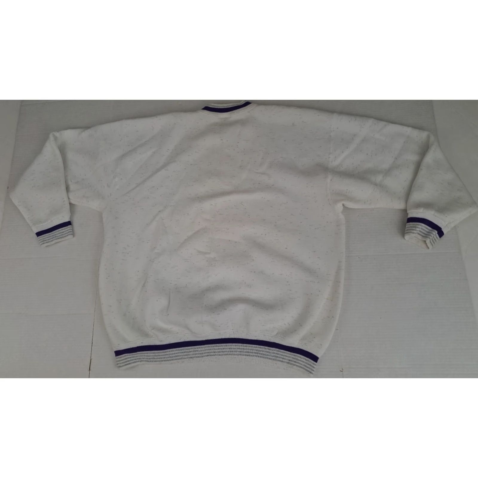 Vintage VINTAGE Oneita Sweatshirt Cotton Crew Neck Long Sleeve 2XL White Unisex Adults USA Made Size US XXL / EU 58 / 5 - 6 Thumbnail