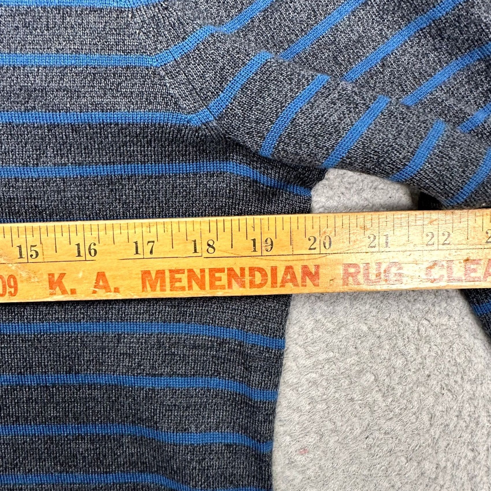 Banana Republic Banana Republic Baruffa Sweatshirt Men Medium Grey Pinstripe Wool V-Neck Pullover Logo Casual Outdoor Walking Shirt Adults Mens Regular Fit Size US M / EU 48-50 / 2 - 7 Thumbnail