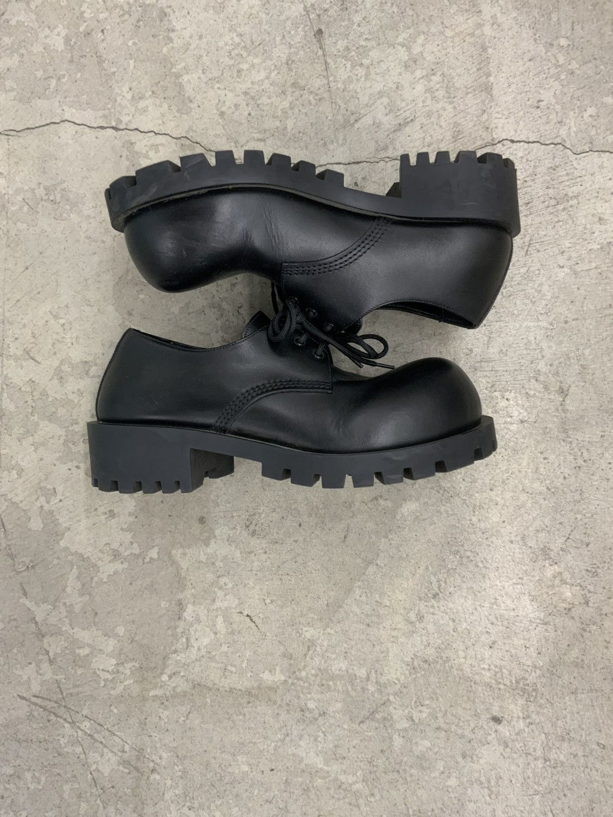 Balenciaga BALENCIAGA CALF LEATHER HUMMER DERBIE SHOES Size US 8.5 / EU 41-42 - 2 Thumbnail