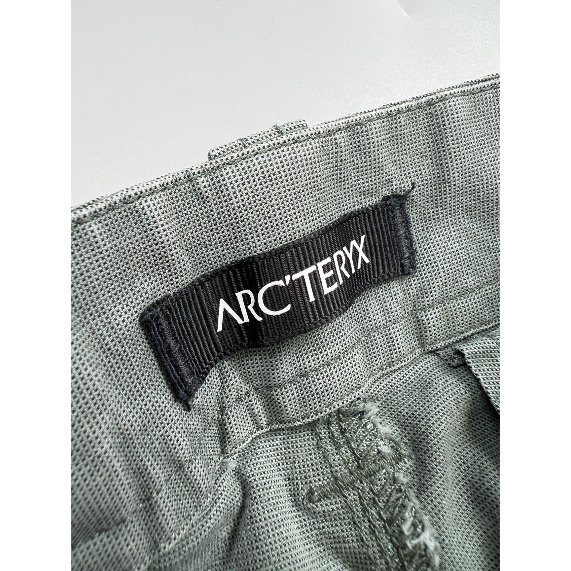 Arc'teryx Arc'teryx Cotton Blend Cargo Pants (Y0986) Size 28" / US 6 / IT 42 - 11 Thumbnail