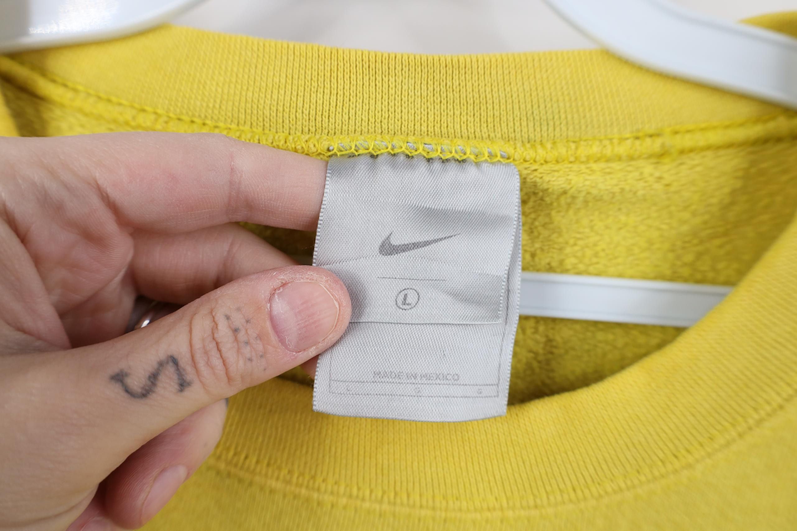 Nike Vintage 90s Y2K Nike Mini Swoosh Sweatshirt Banana Yellow Size US L / EU 52-54 / 3 - 5 Thumbnail