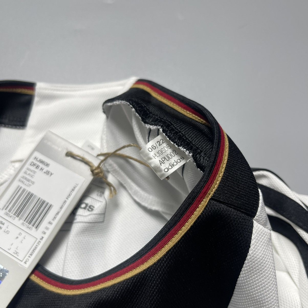 Adidas GERMANY ADIDAS 2022 WORLD CUP SOCCER HOME JERSEY #8 GORETZKA Size US L / EU 52-54 / 3 - 7 Thumbnail