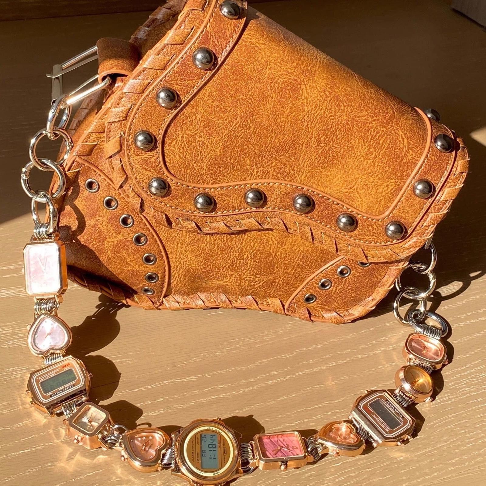Vintage Rivet Saddle Strap Bag , Large Crossbody Fit Size ONE SIZE - 2 Thumbnail