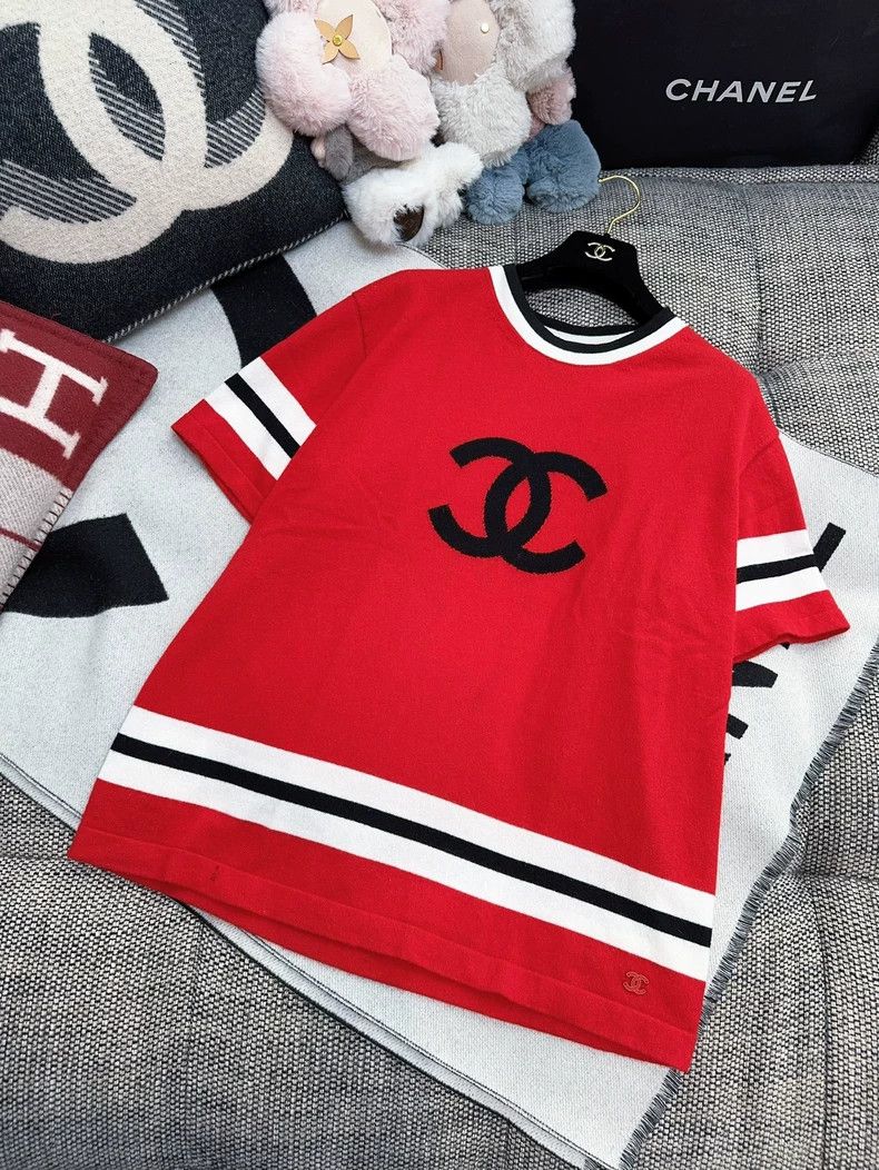 Chanel Chanel 24A red double c large logo striped knitted short s Size S / US 4 / IT 40 - 7 Thumbnail